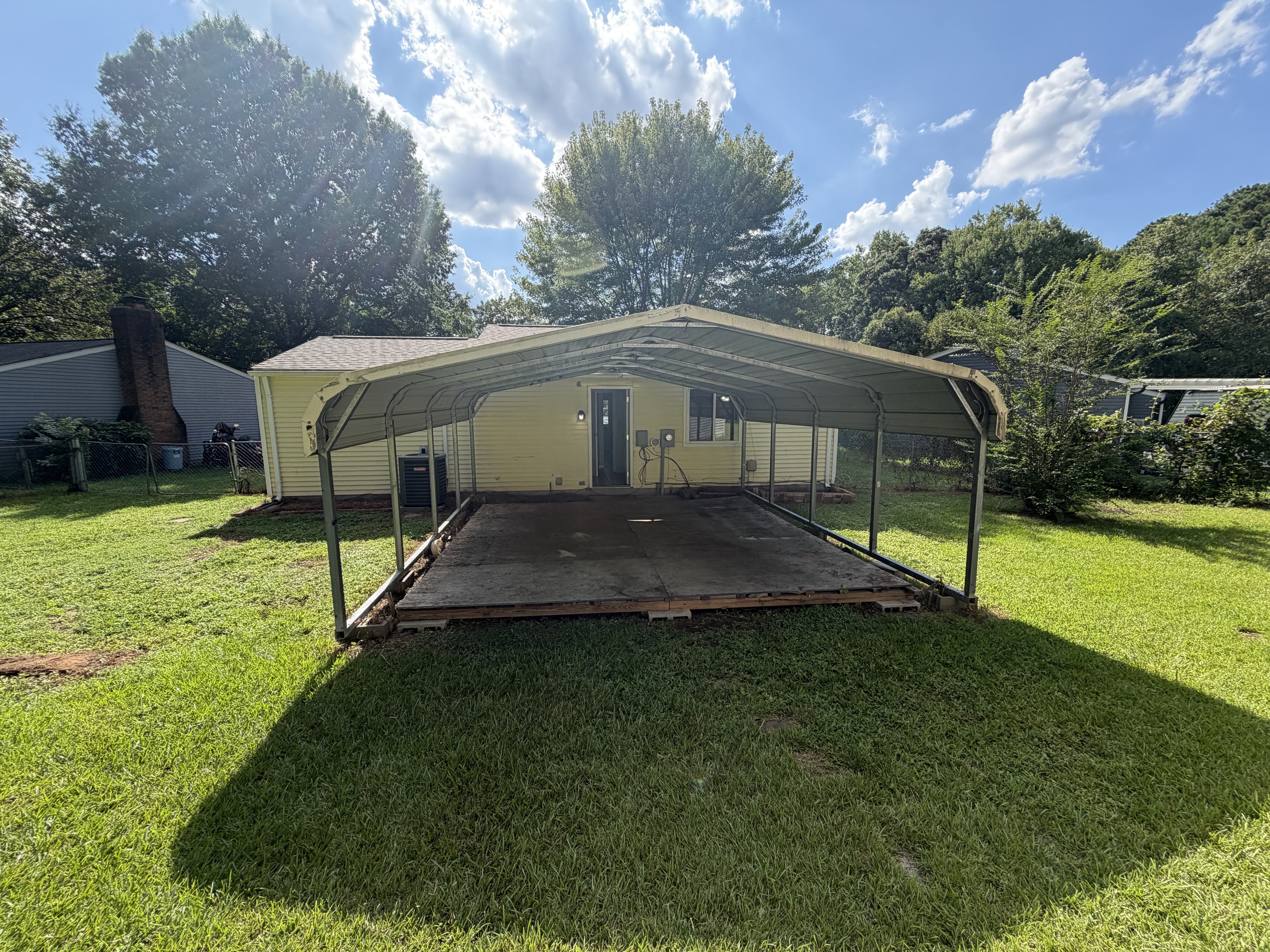 Photo 5 of 18 of 3618 Gustar Ct, Charlotte, NC