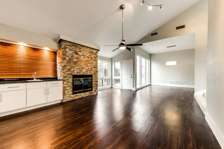 Photo 12 of 27 - 1325 Watersedge Dr, Plano, TX 75093