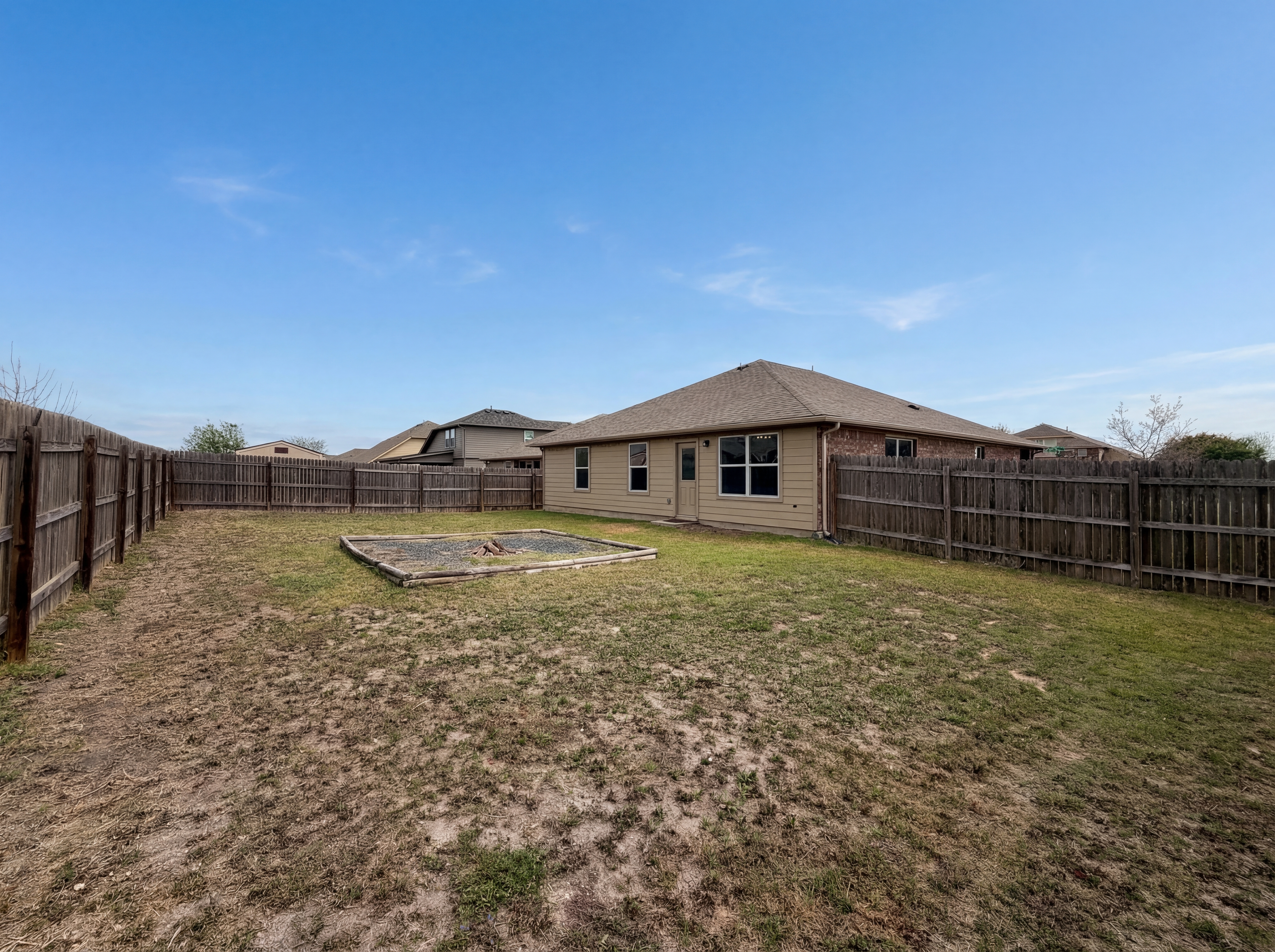 Photo 5 of 23 of 201 Camellia Dr, Hutto, TX