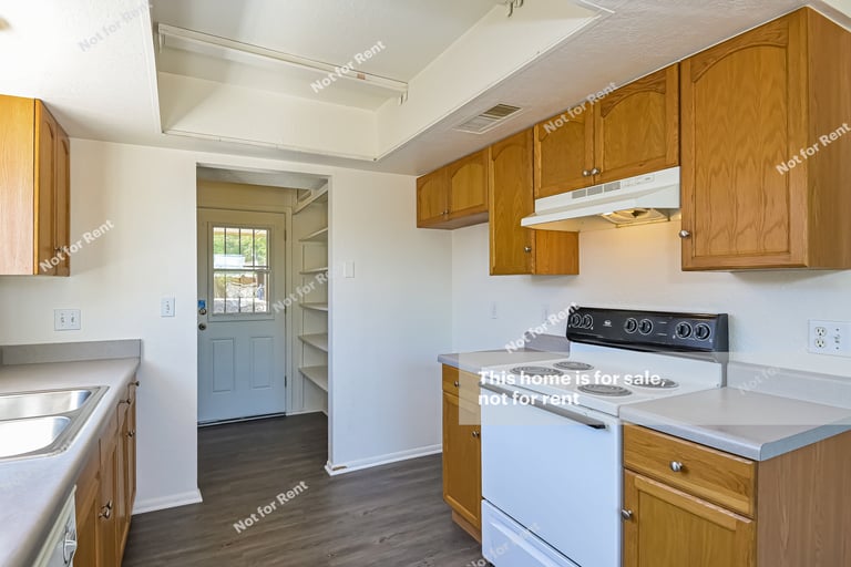 Photo 13 of 25 - 630 N Citrus Ave, Tucson, AZ 85748