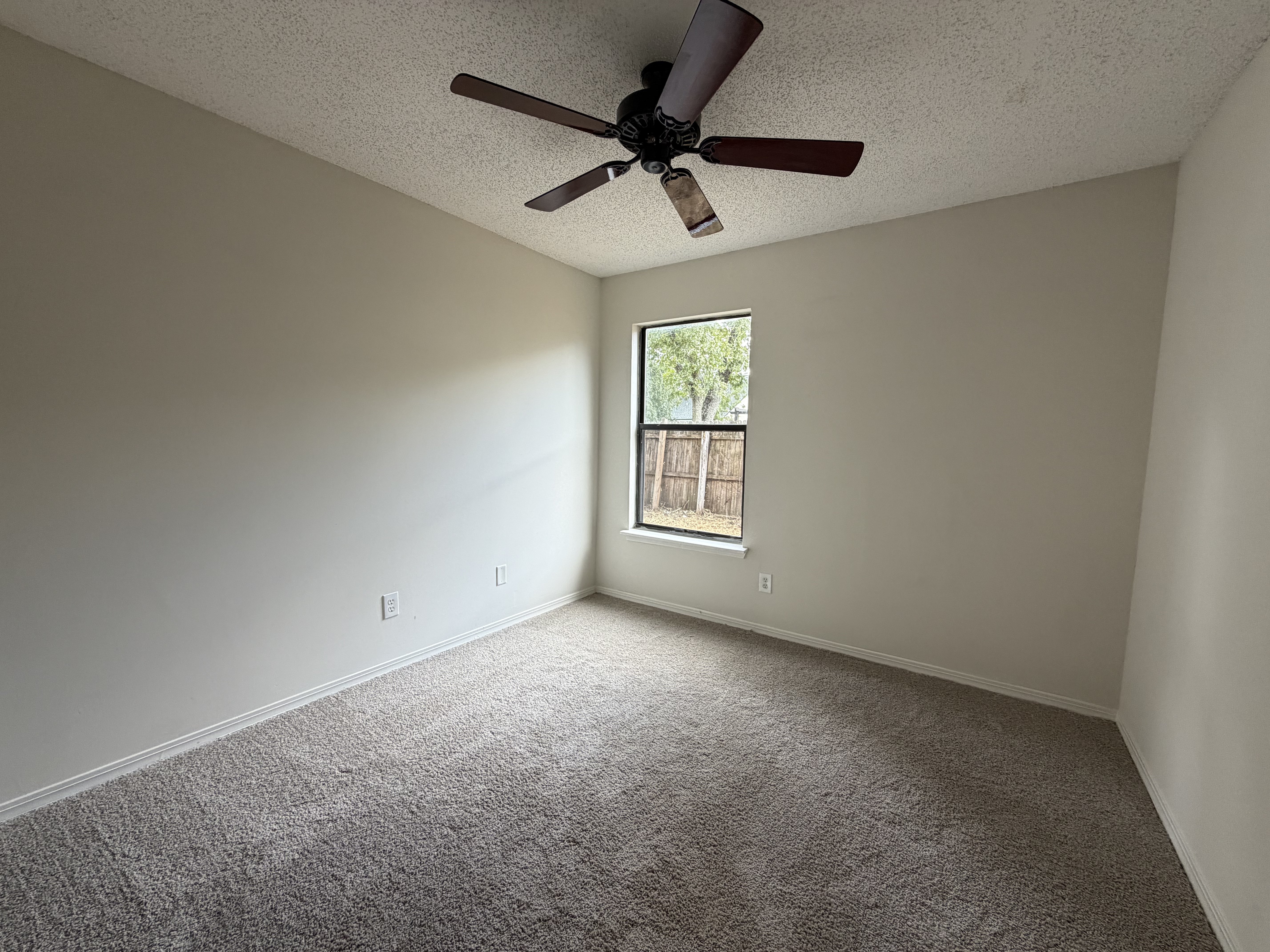 Photo 12 of 23 of 8048 Kilwinning Ln, Jacksonville, FL