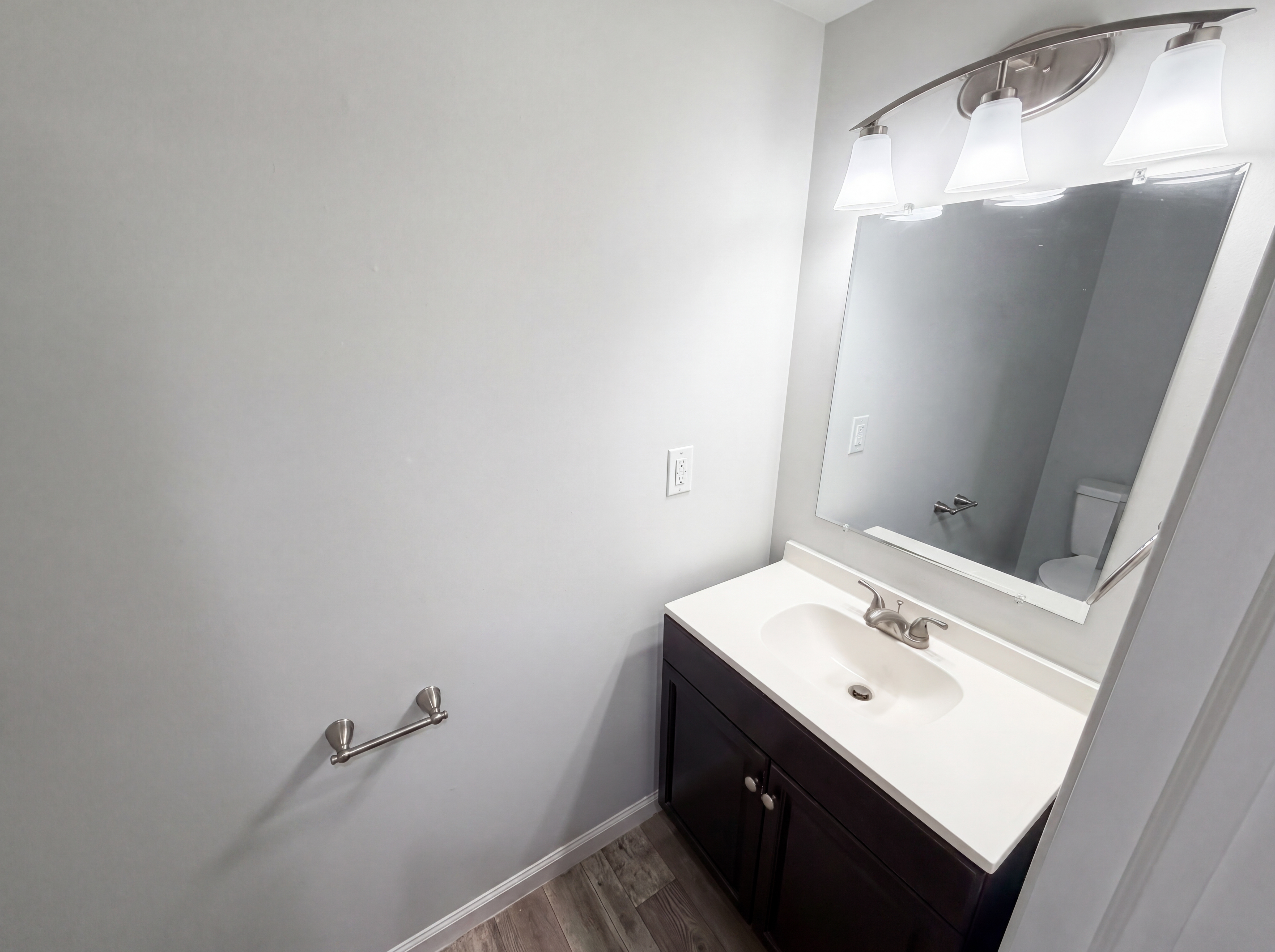Photo 20 of 26 of 2219 Rolling Oak Dr, Indianapolis, IN