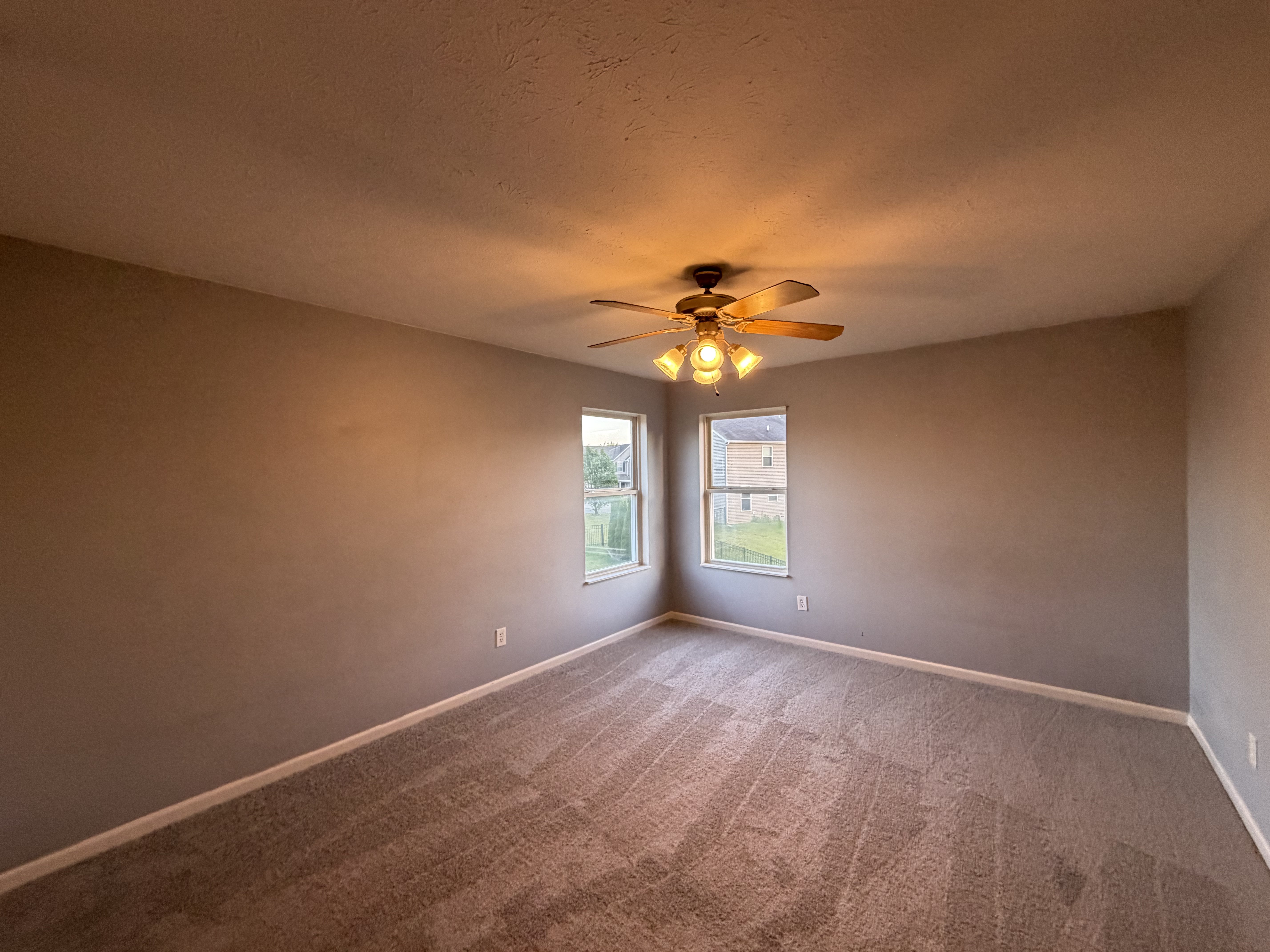 Photo 6 of 23 of 10605 Dunes Ct, Indianapolis, IN