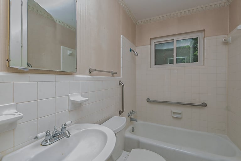 Photo 6 of 19 - 2605 Carten St, Fort Worth, TX 76112
