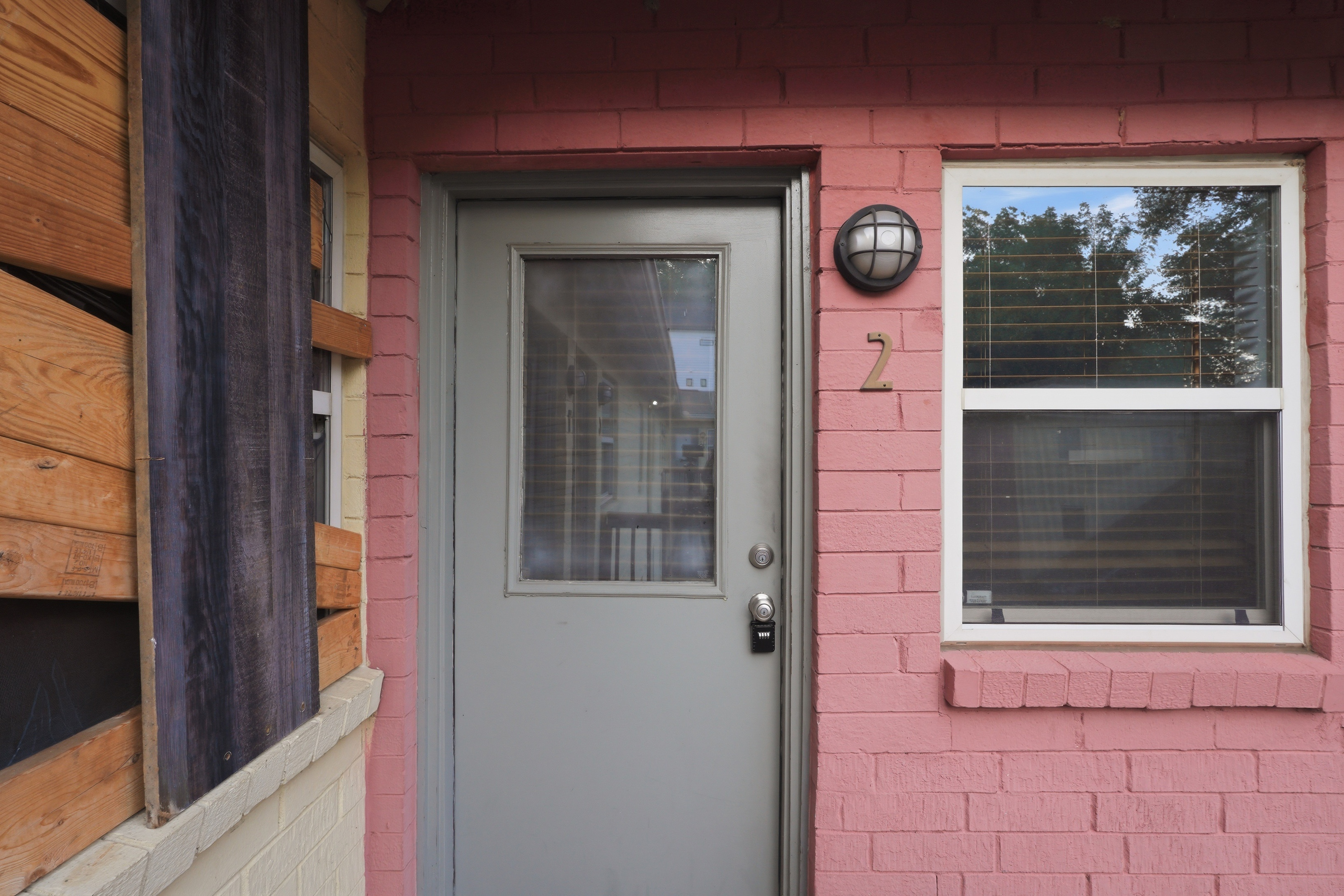 Photo 2 of 17 of 561 Formwalt St SW, Atlanta, GA