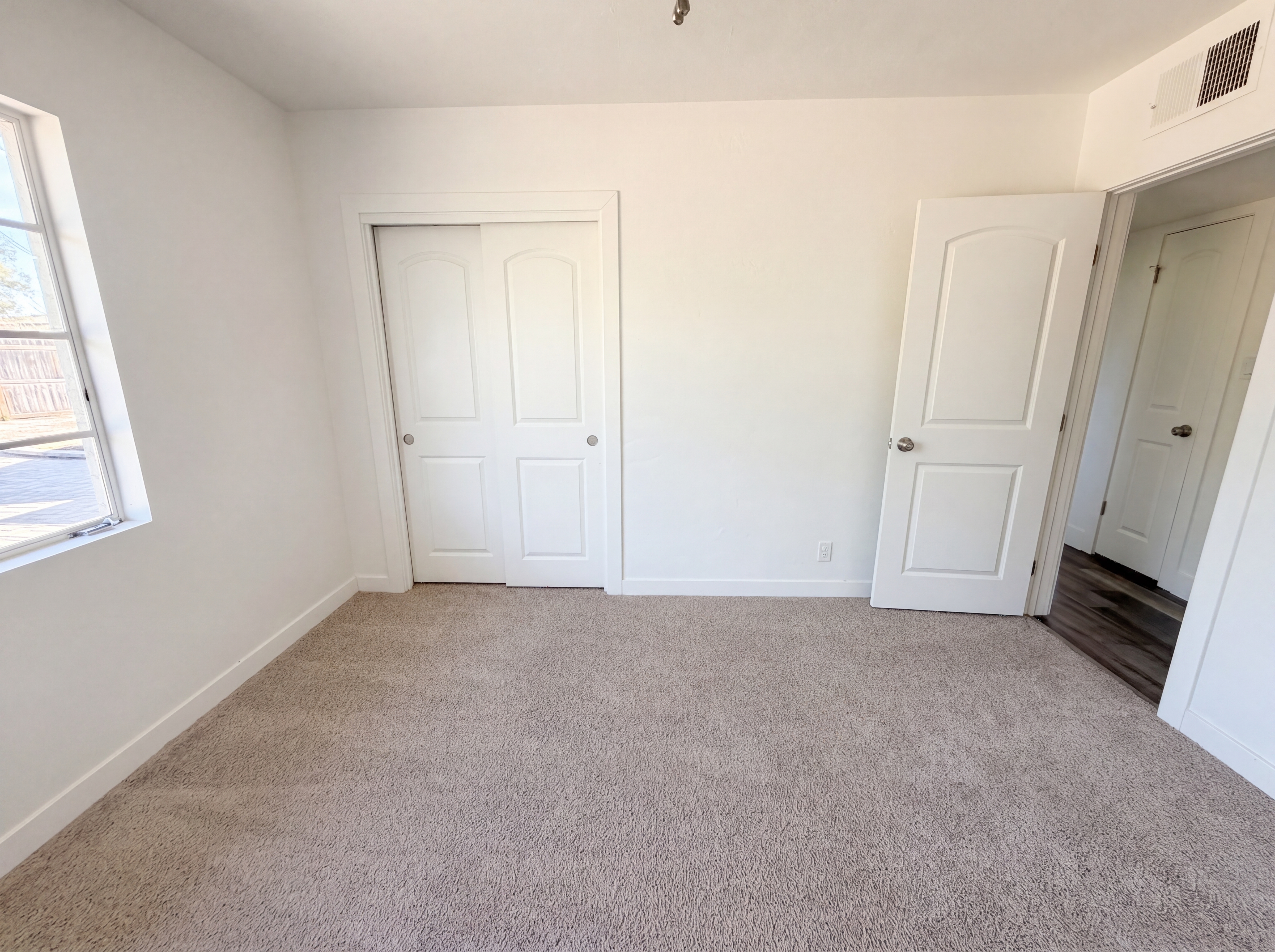 Photo 14 of 26 of 2402 W Anderson Ave, Phoenix, AZ