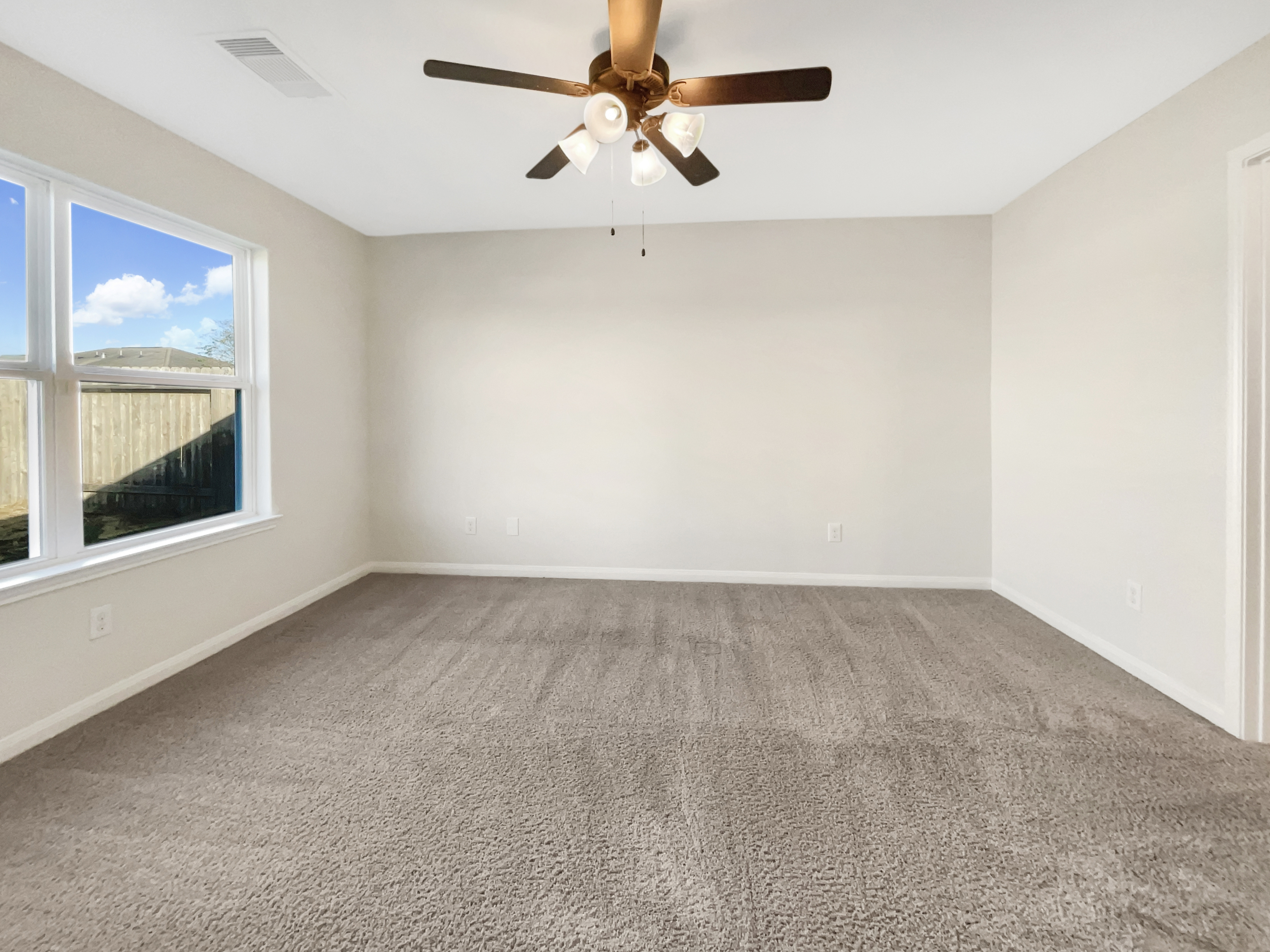 Photo 5 of 19 of 5122 Breezy Parke Ln, Richmond, TX