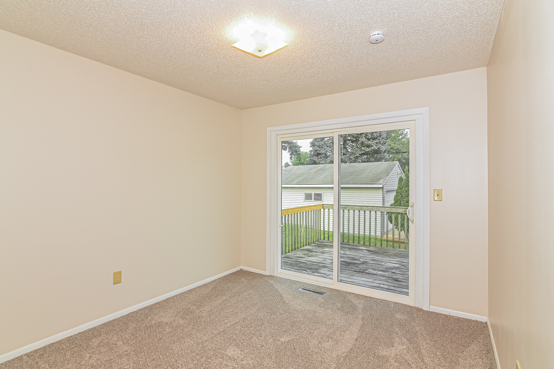 Photo 7 of 22 of 4412 22nd Ave NW, Rochester, MN