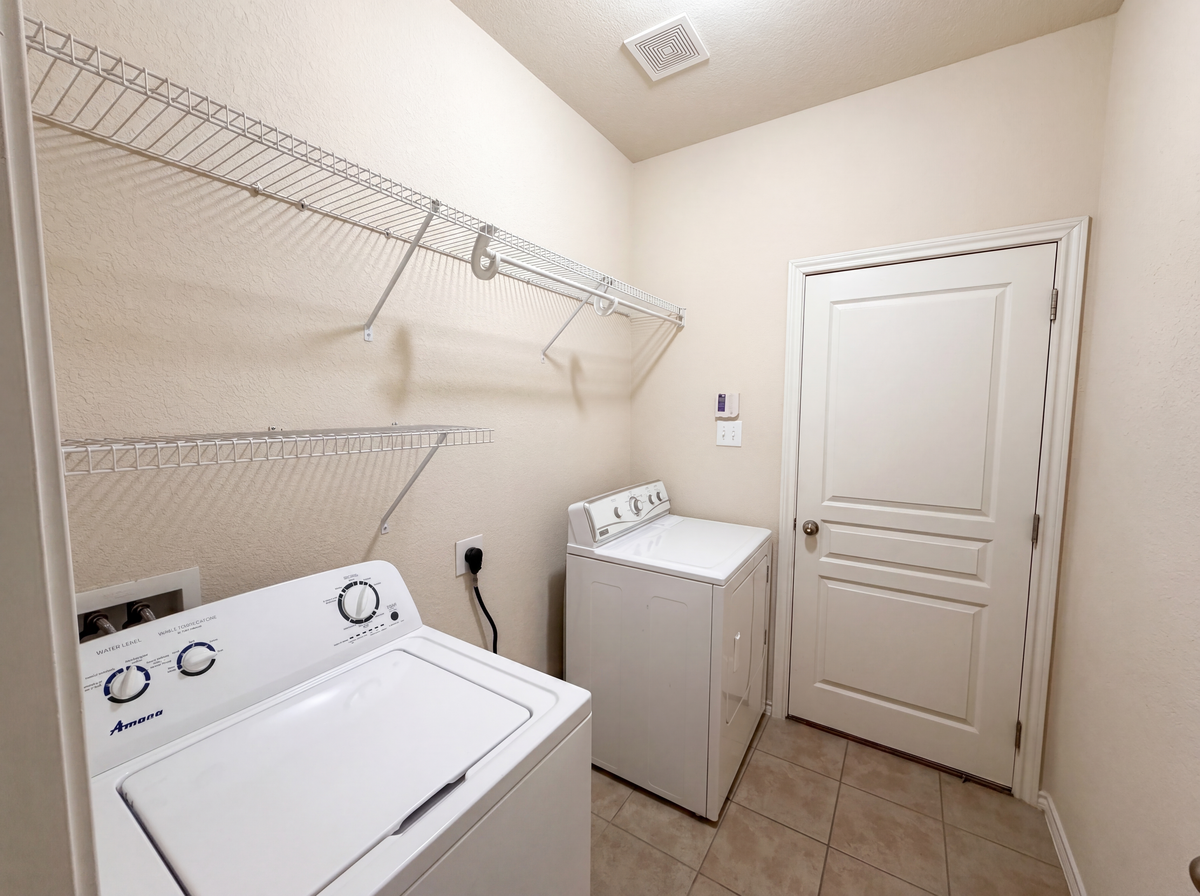 Photo 17 of 20 of 9816 Mullins Crossing Dr, Fort Worth, TX