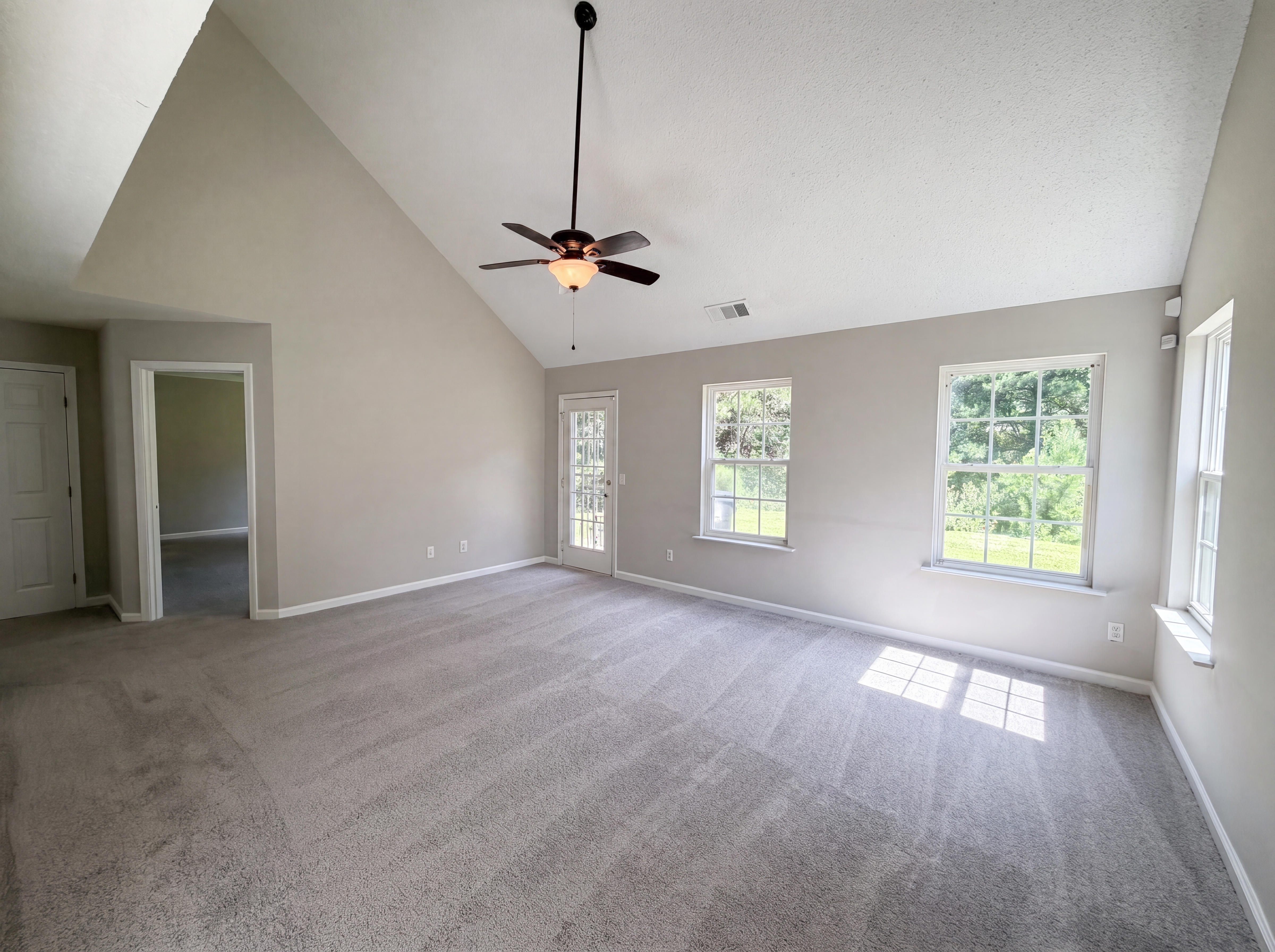 Photo 6 of 23 of 635 Sable View Ln, Atlanta, GA