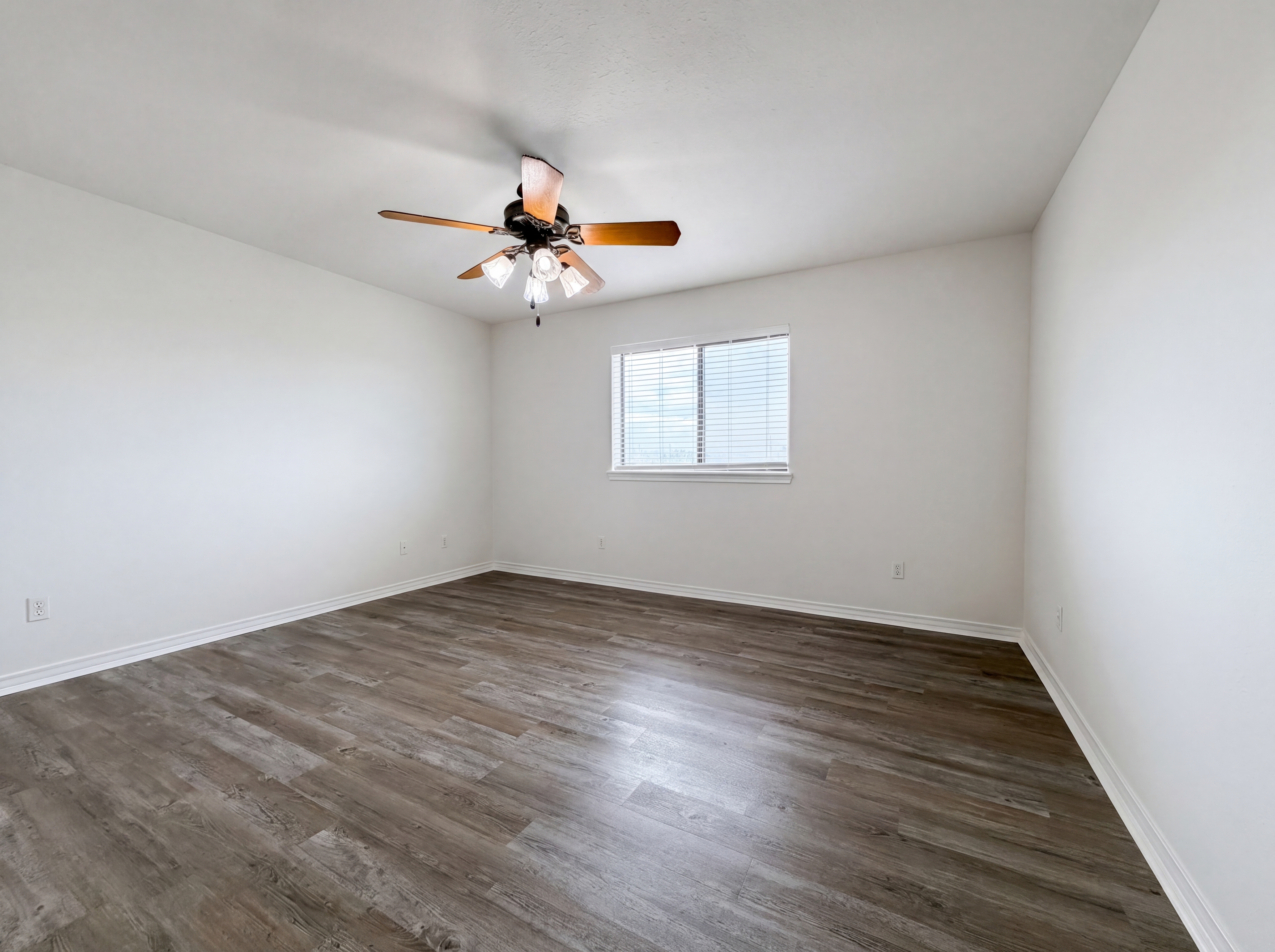 Photo 13 of 20 of 6041 King Trl, Corpus Christi, TX