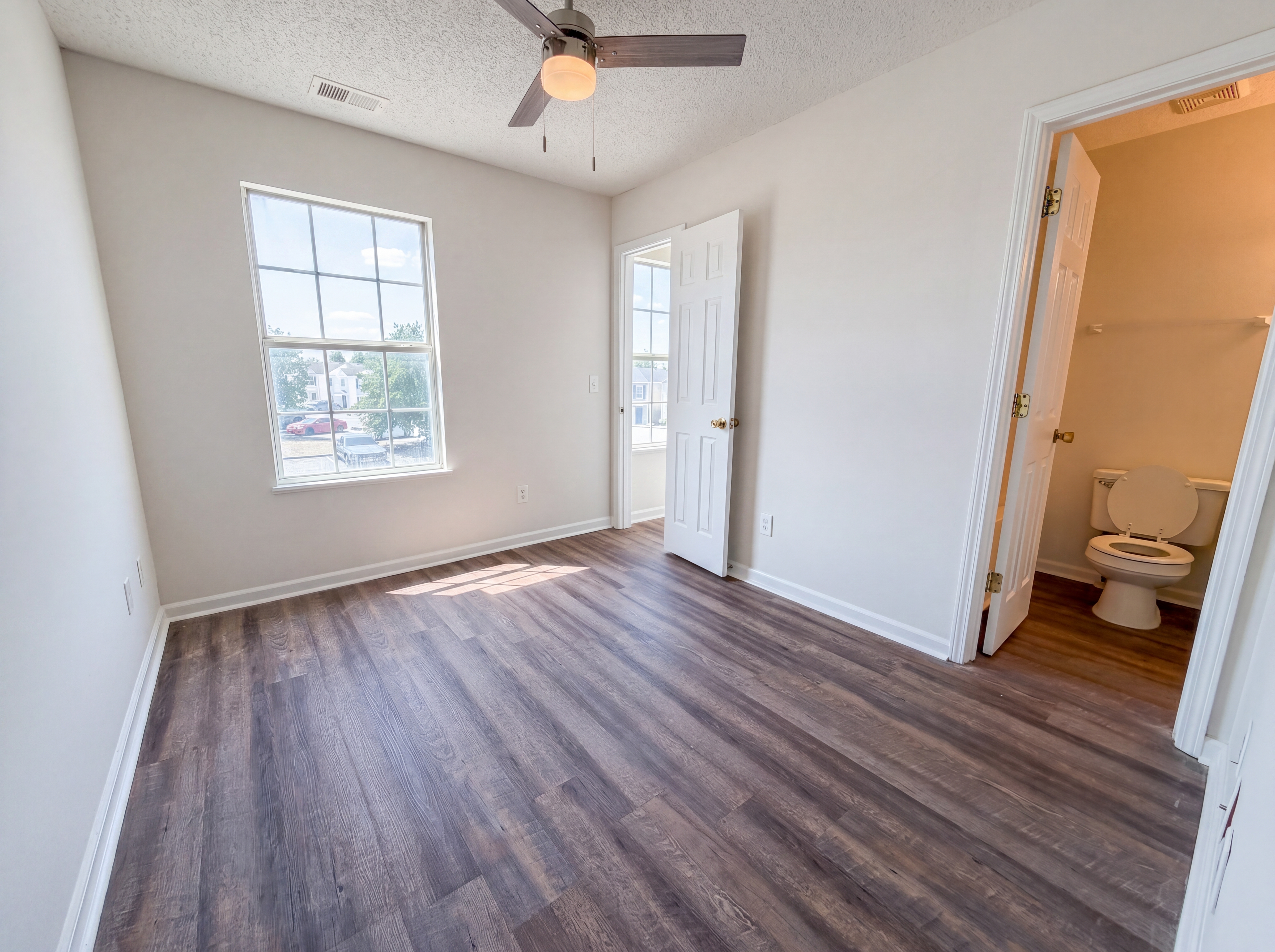 Photo 11 of 22 of 507 Summit Terrace Ct, Columbia, SC