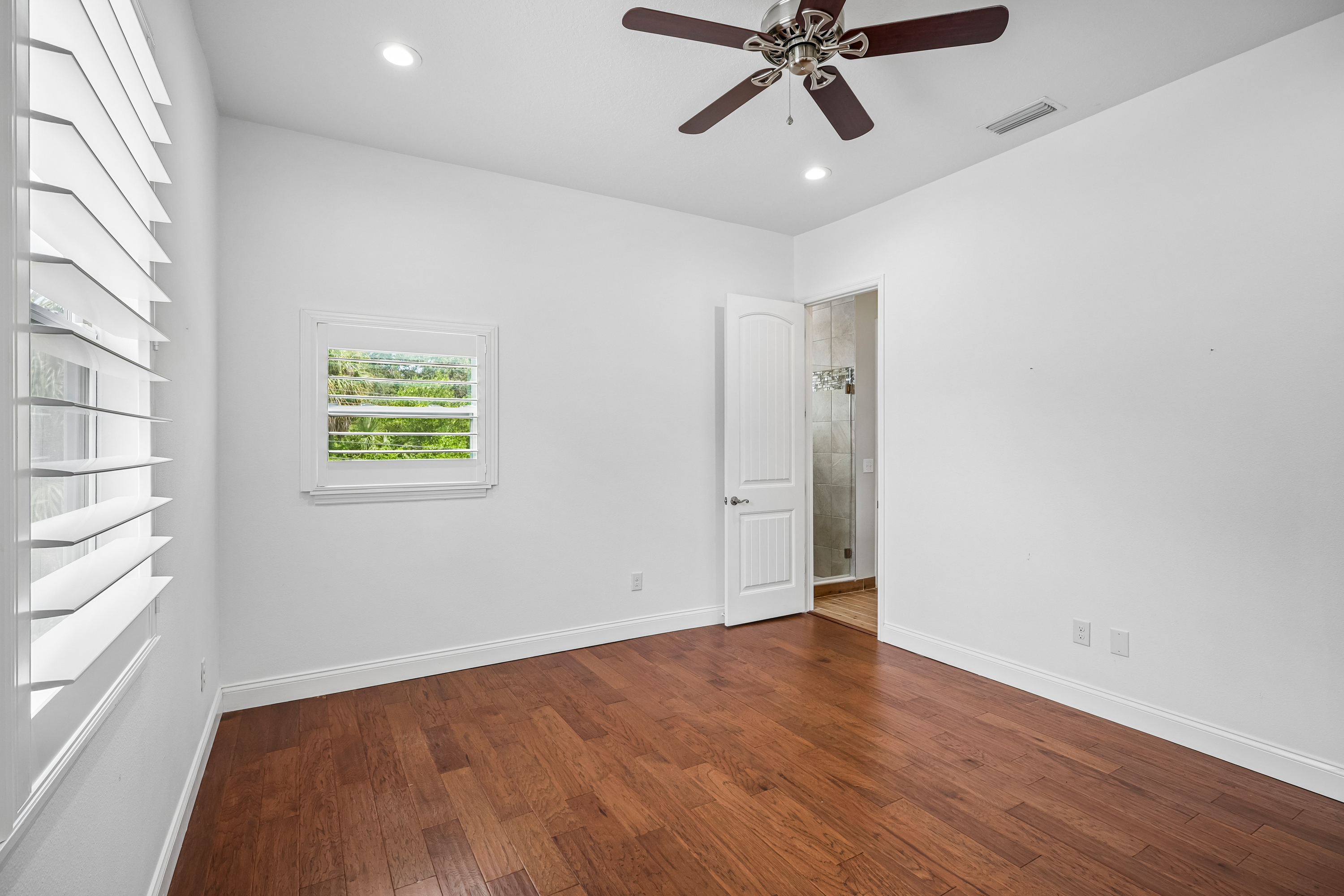 Photo 6 of 52 of 3206 W Price Ave, Tampa, FL
