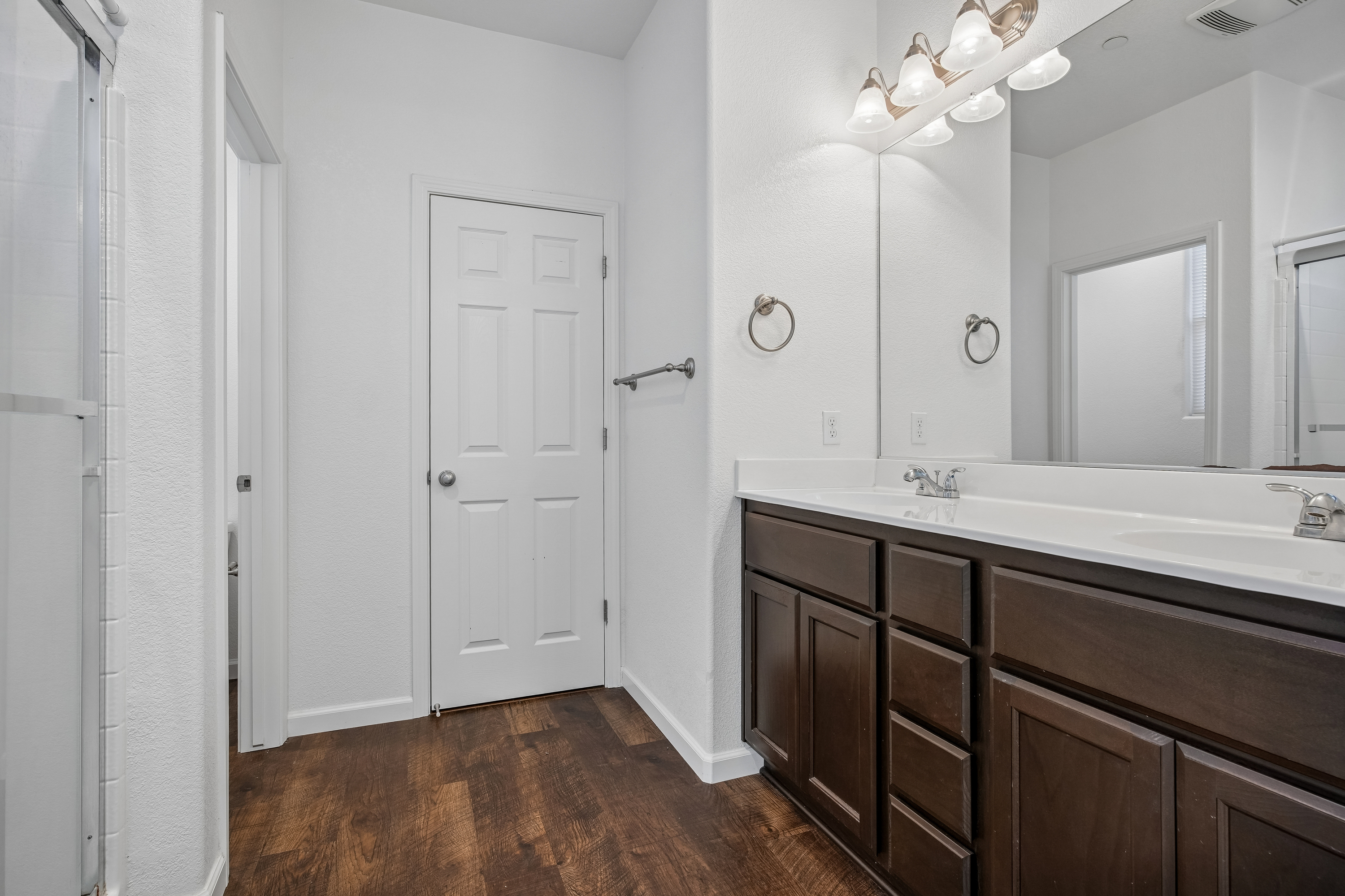 Photo 12 of 25 of 852 Castellona Dr, Newman, CA