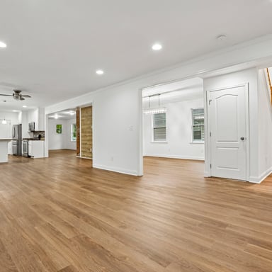 Property photo 2 of 3501 W Forest Park Ave