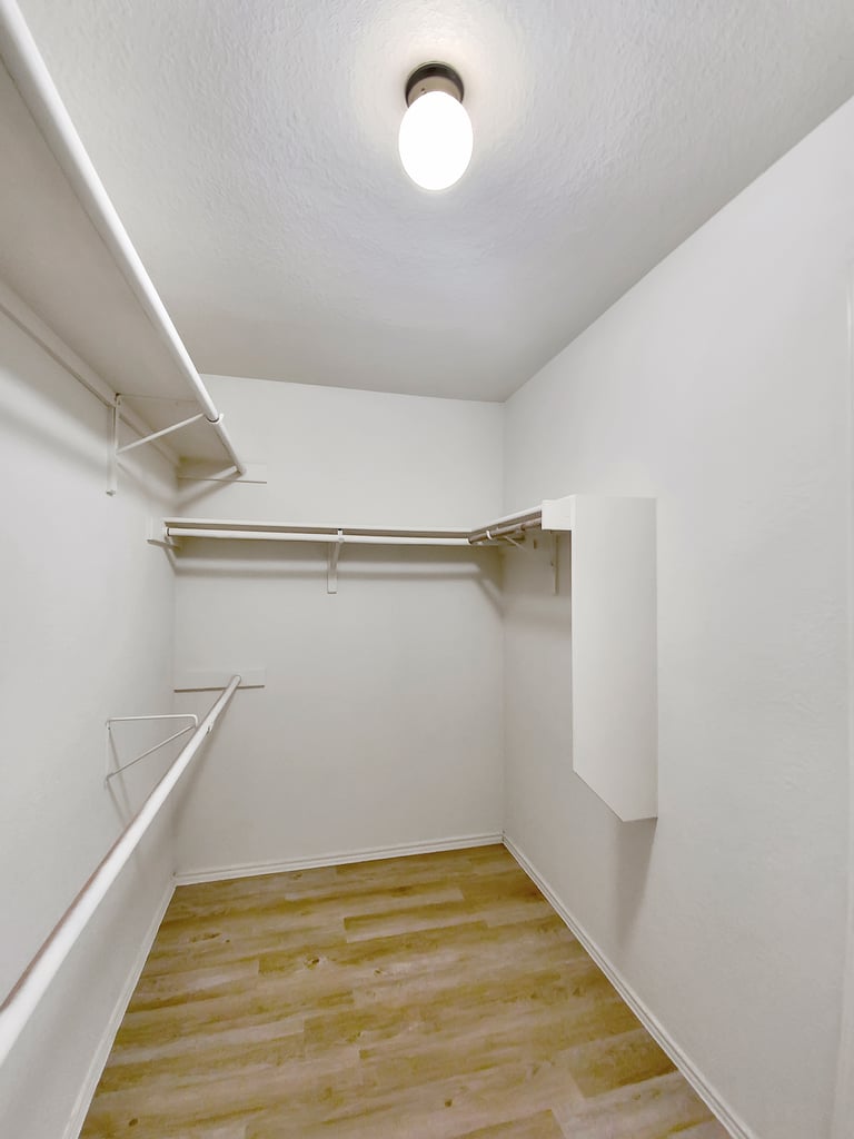 Photo 19 of 28 - 4803 Alta Loma Dr, Austin, TX 78749