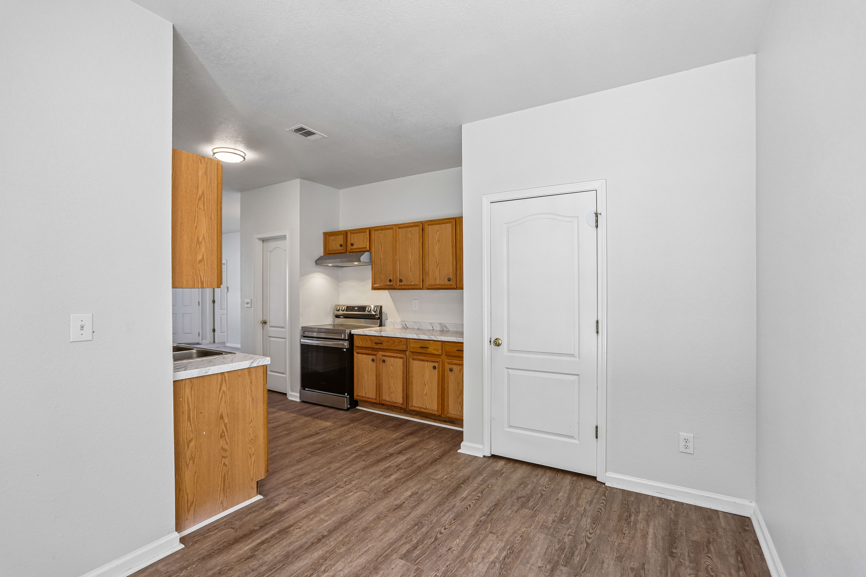 Photo 7 of 19 of 387 Apple Blossom Way, Macon, GA