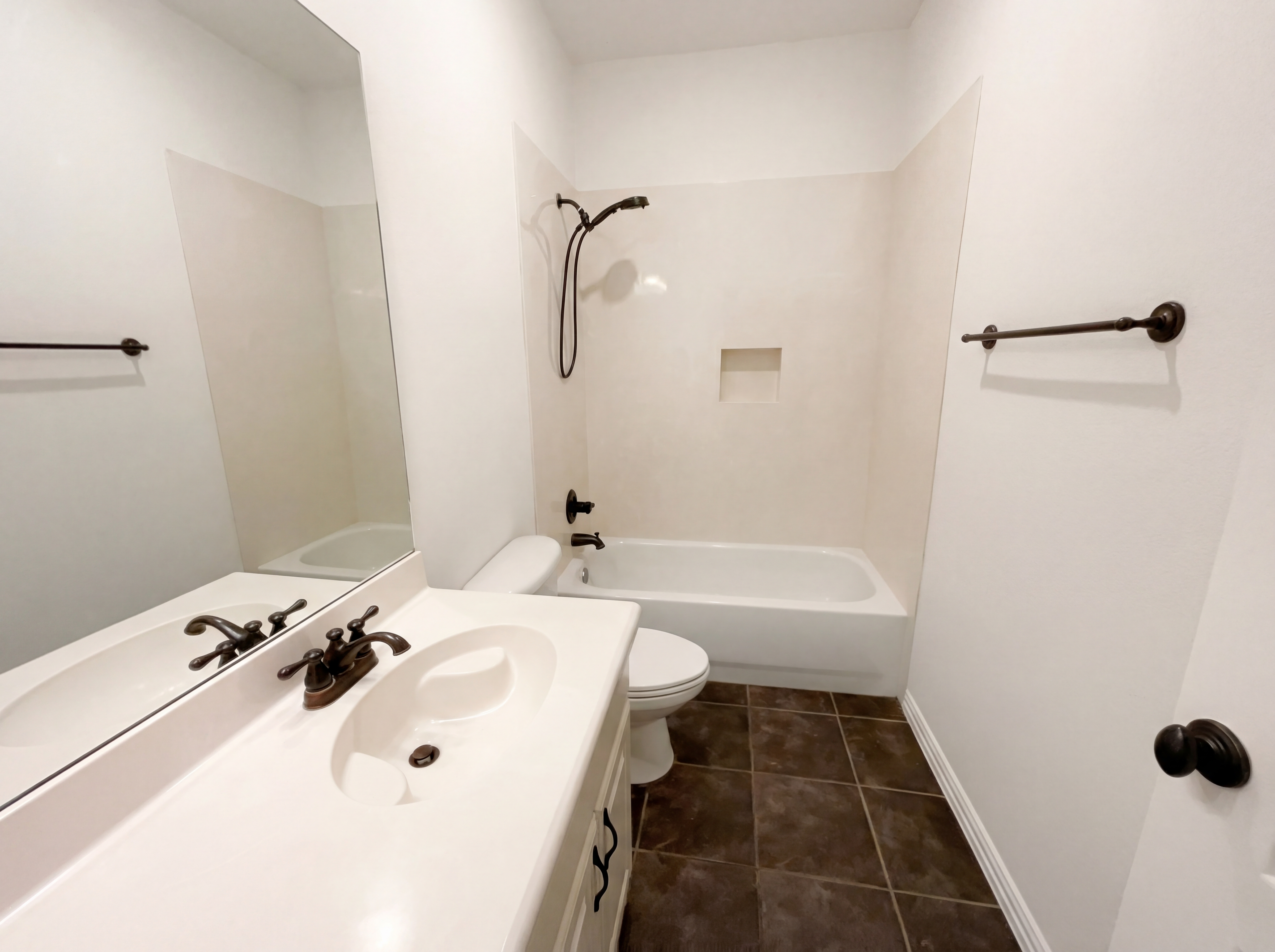 Photo 15 of 19 of 1817 Colorado Ct, Burleson, TX