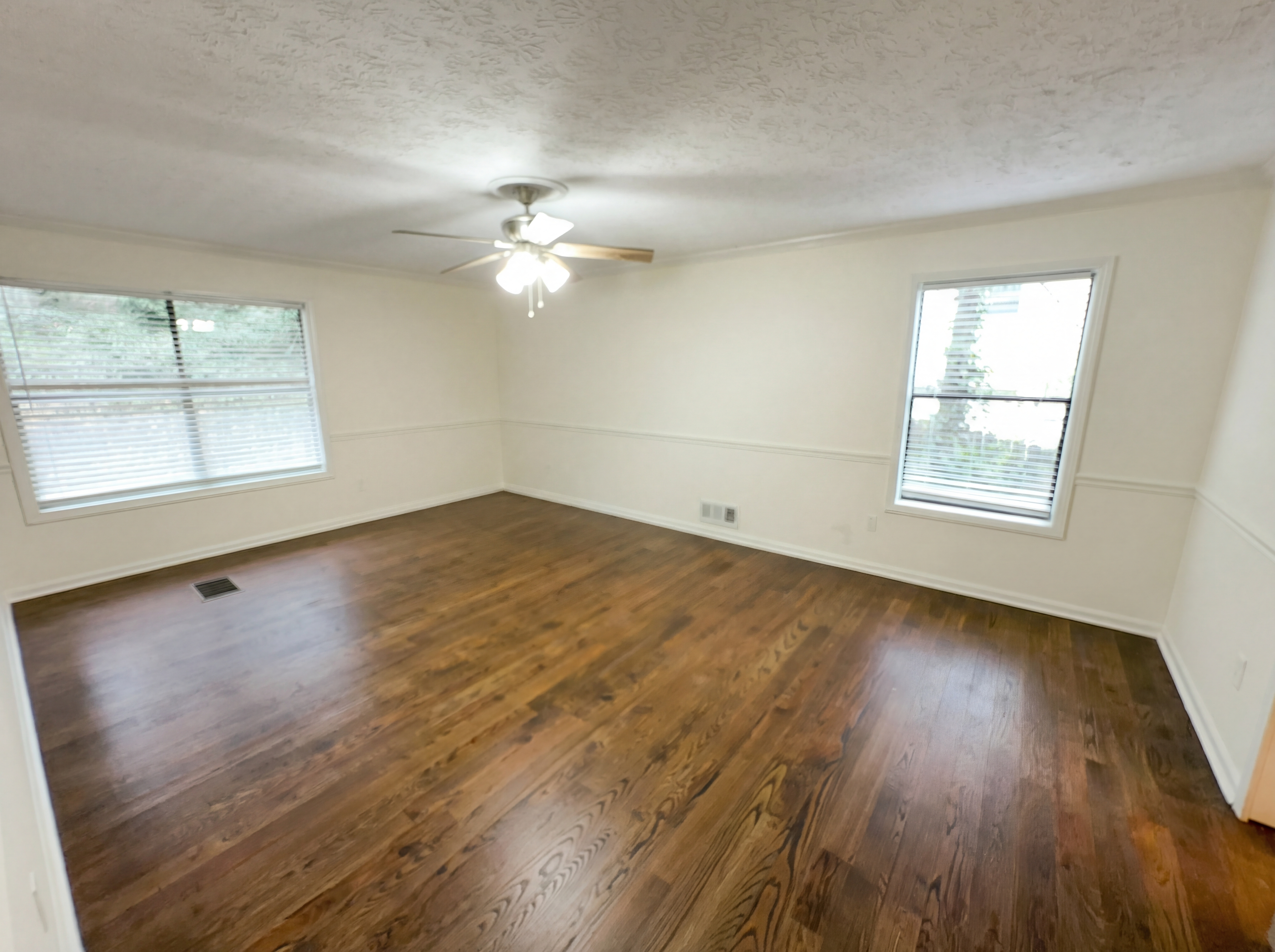 Photo 8 of 21 of 124 Creekview Dr, Woodstock, GA