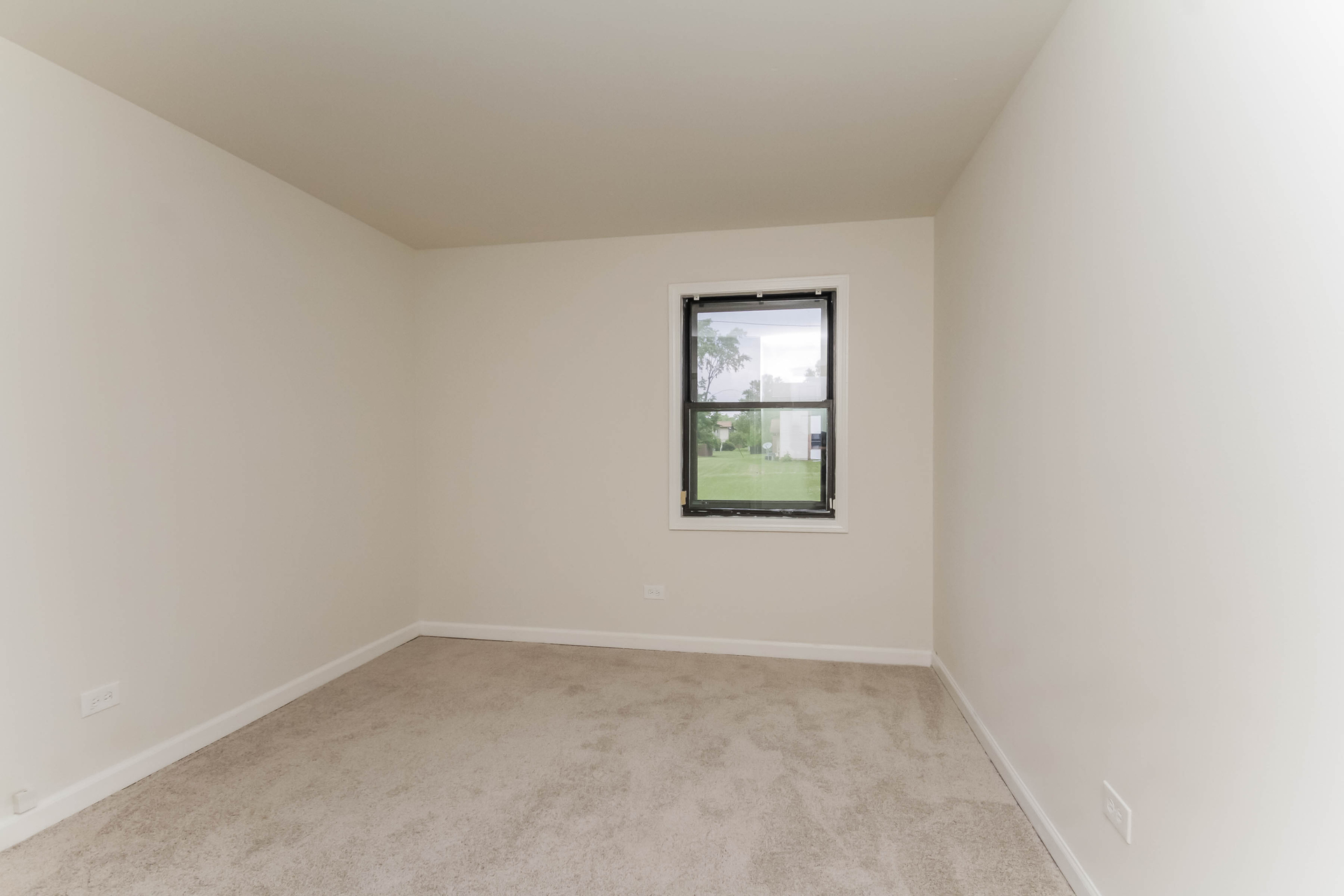 Photo 26 of 42 of 4133 193rd St, Country Club Hills, IL