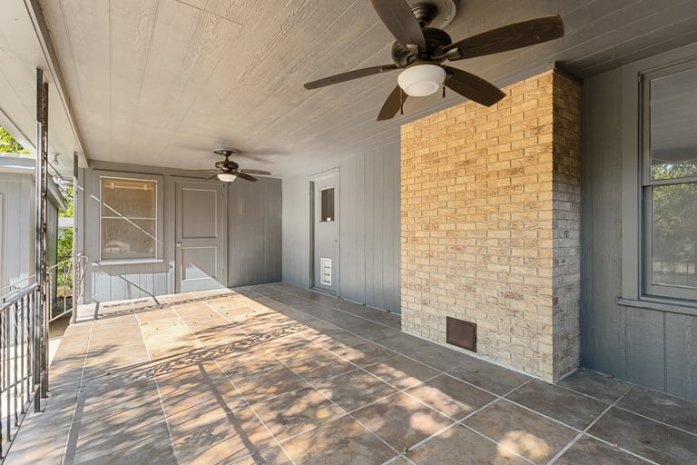 Photo 30 of 30 - 1404 Stanwood Ave, Cleburne, TX 76033