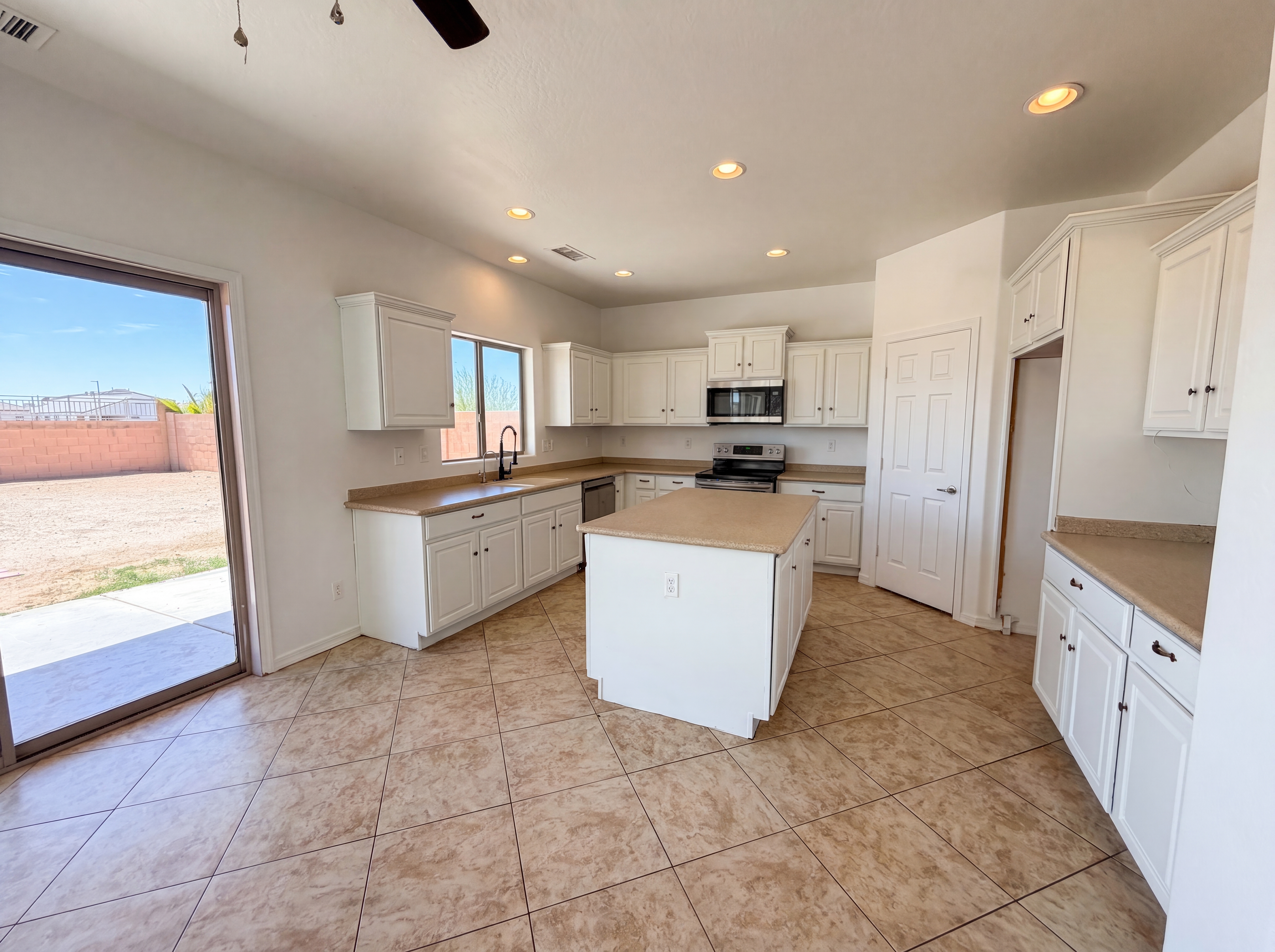 Photo 2 of 41 of 3269 N 301st Dr, Buckeye, AZ