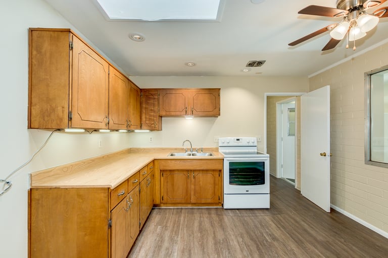 Photo 4 of 33 - 1028 N Dakota St, Chandler, AZ 85225