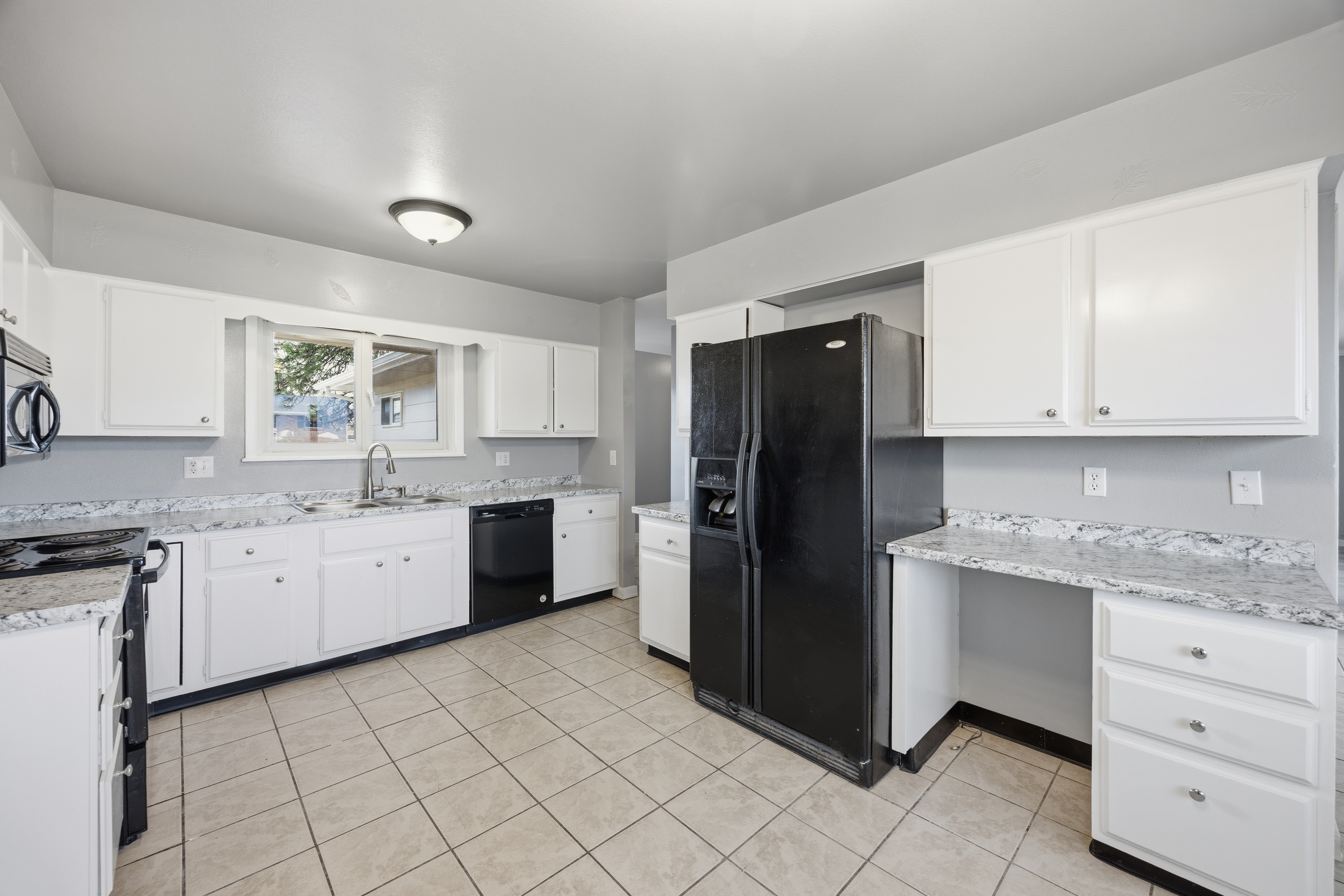 Photo 14 of 40 of 1014 Fosdick Dr, Colorado Springs, CO