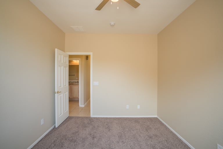 Photo 21 of 30 - 14226 Shaw Butte Dr N, Surprise, AZ 85379