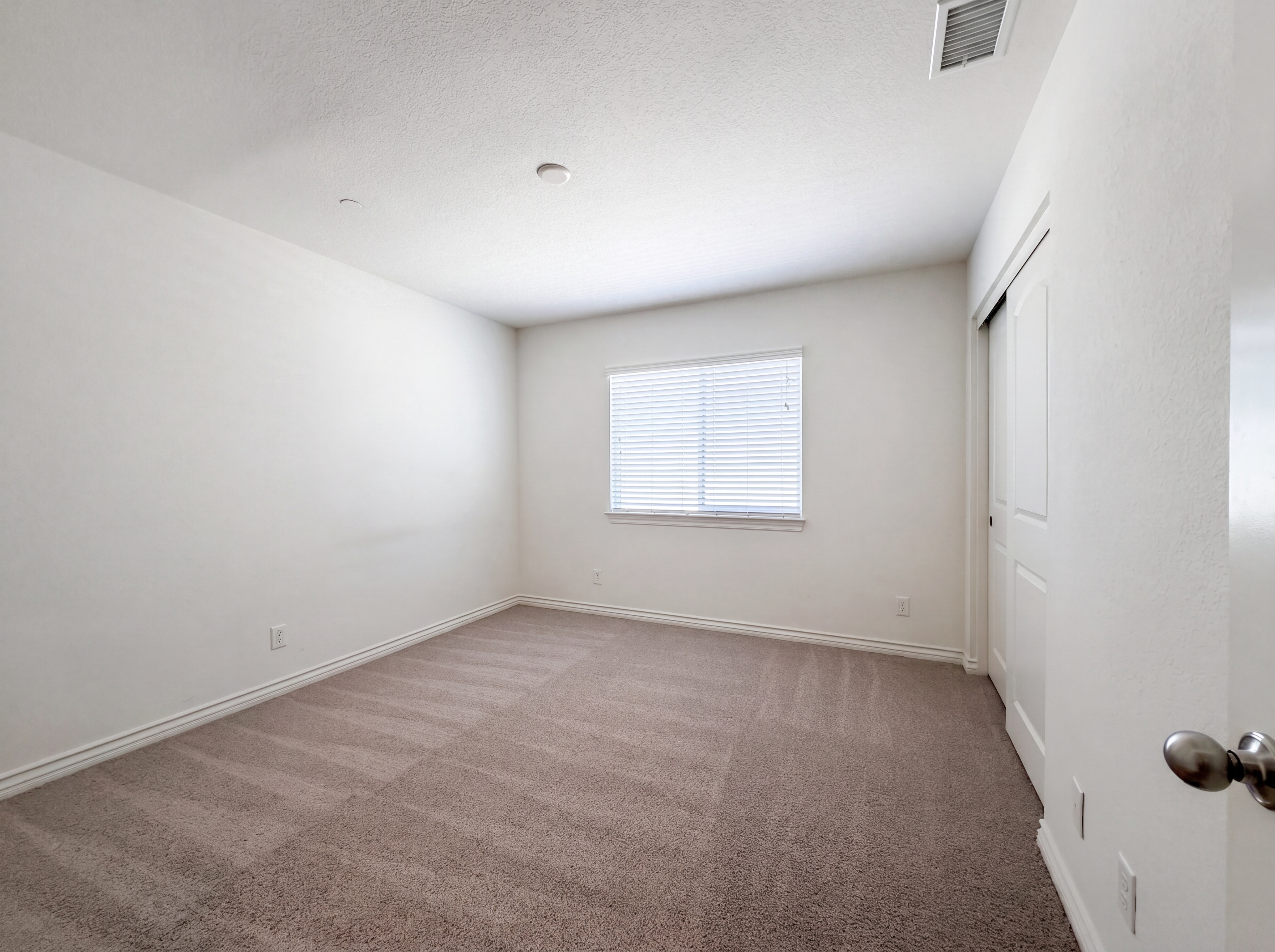 Photo 19 of 27 of 5654 Forry Ct, Lancaster, CA