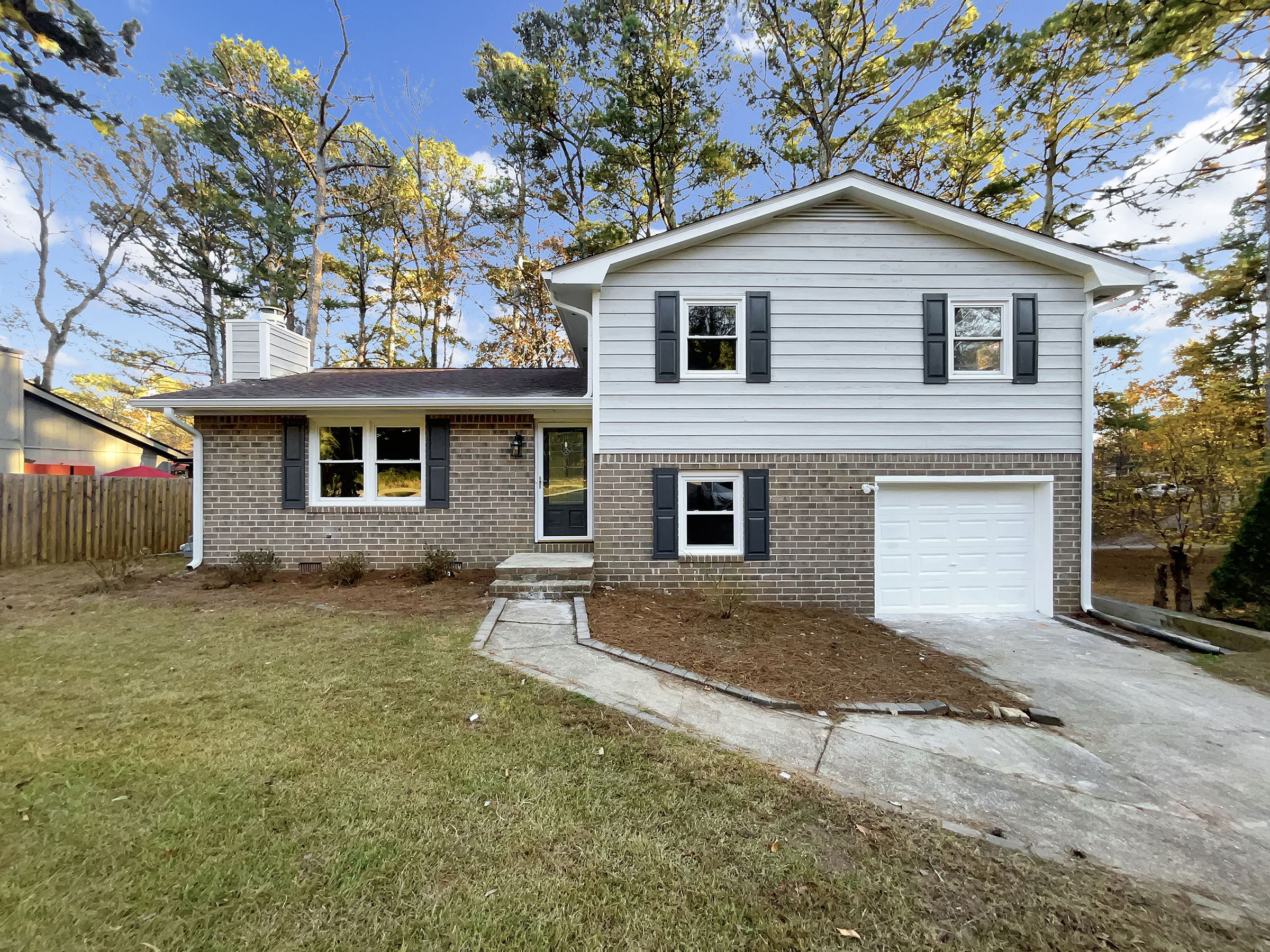 Photo 6 of 46 of 48 Russell Rd, Lawrenceville, GA