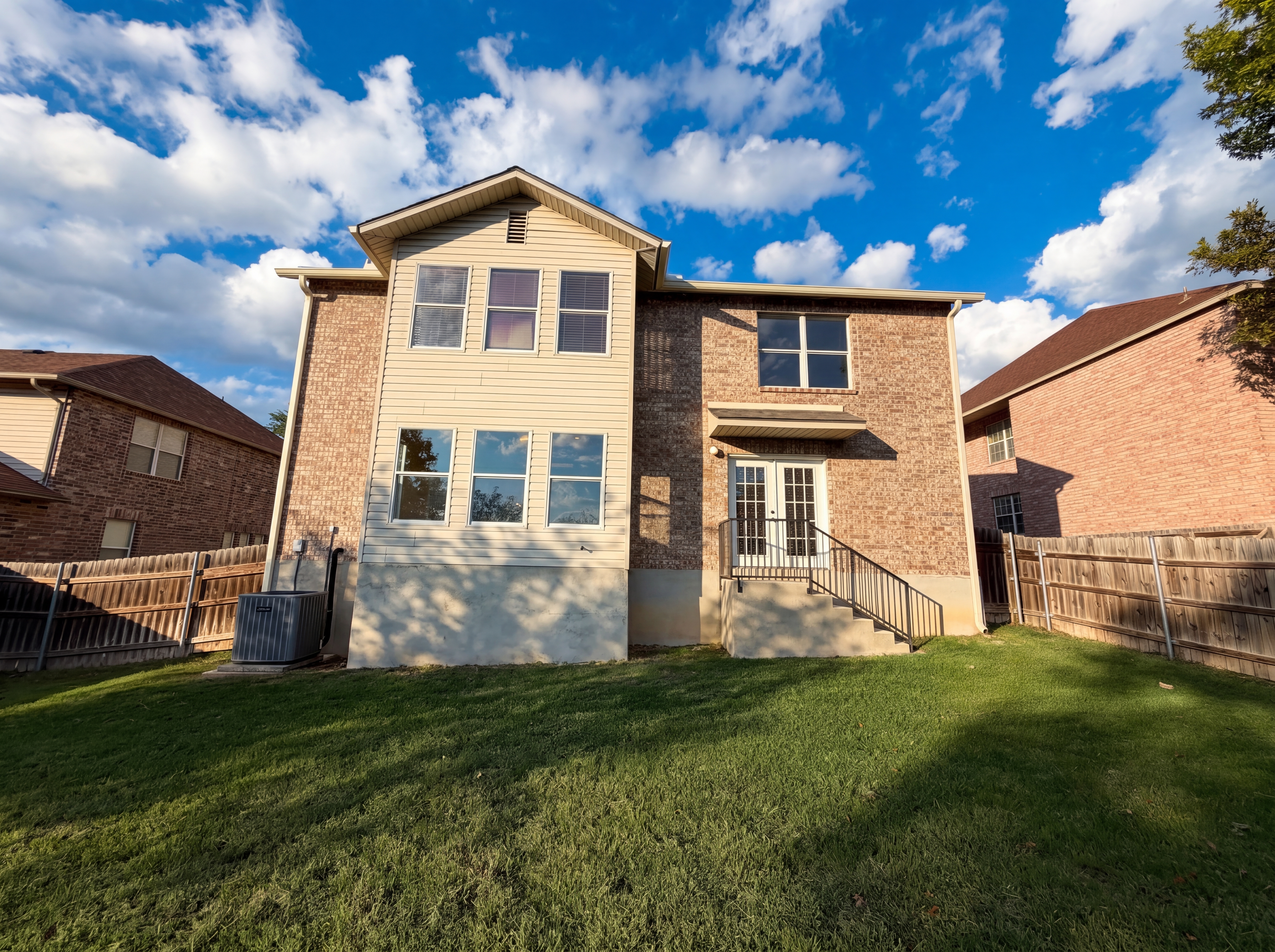Photo 5 of 19 of 121 Springtree Fld, Cibolo, TX