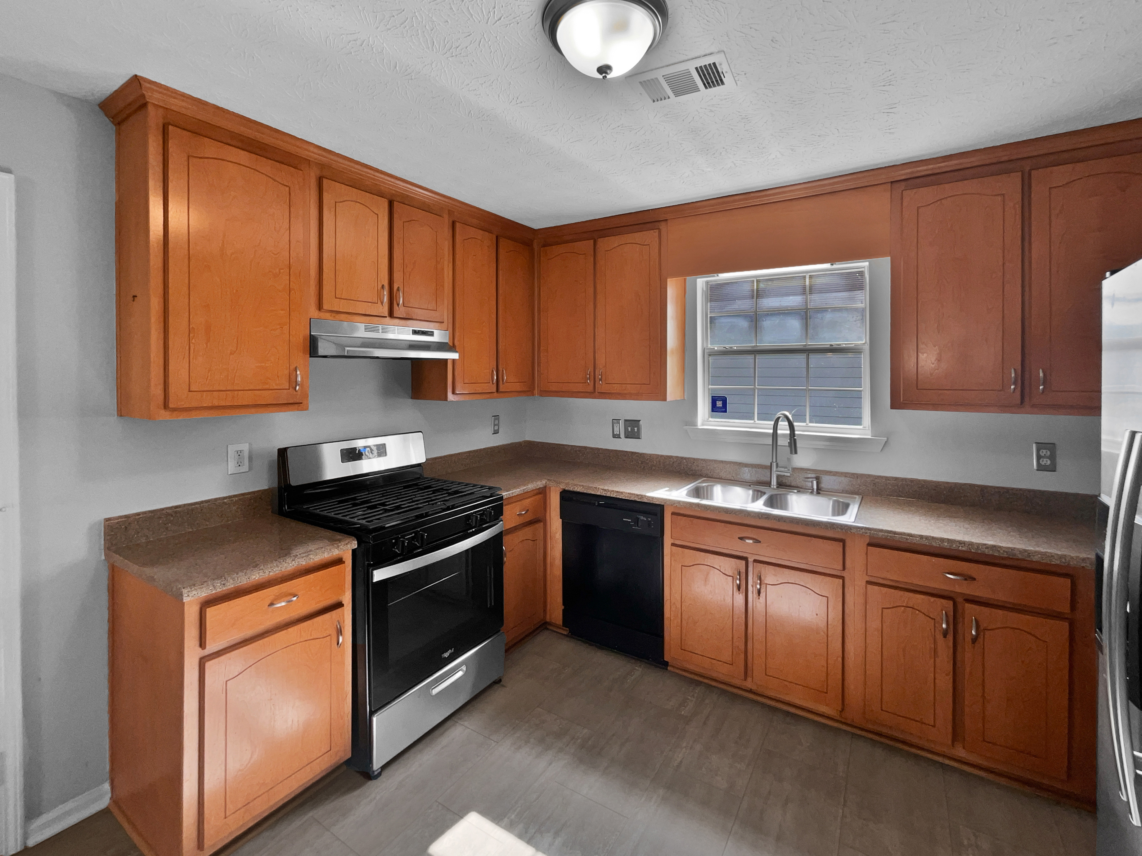Photo 15 of 25 of 834 Pine Shoals Ct, Atlanta, GA