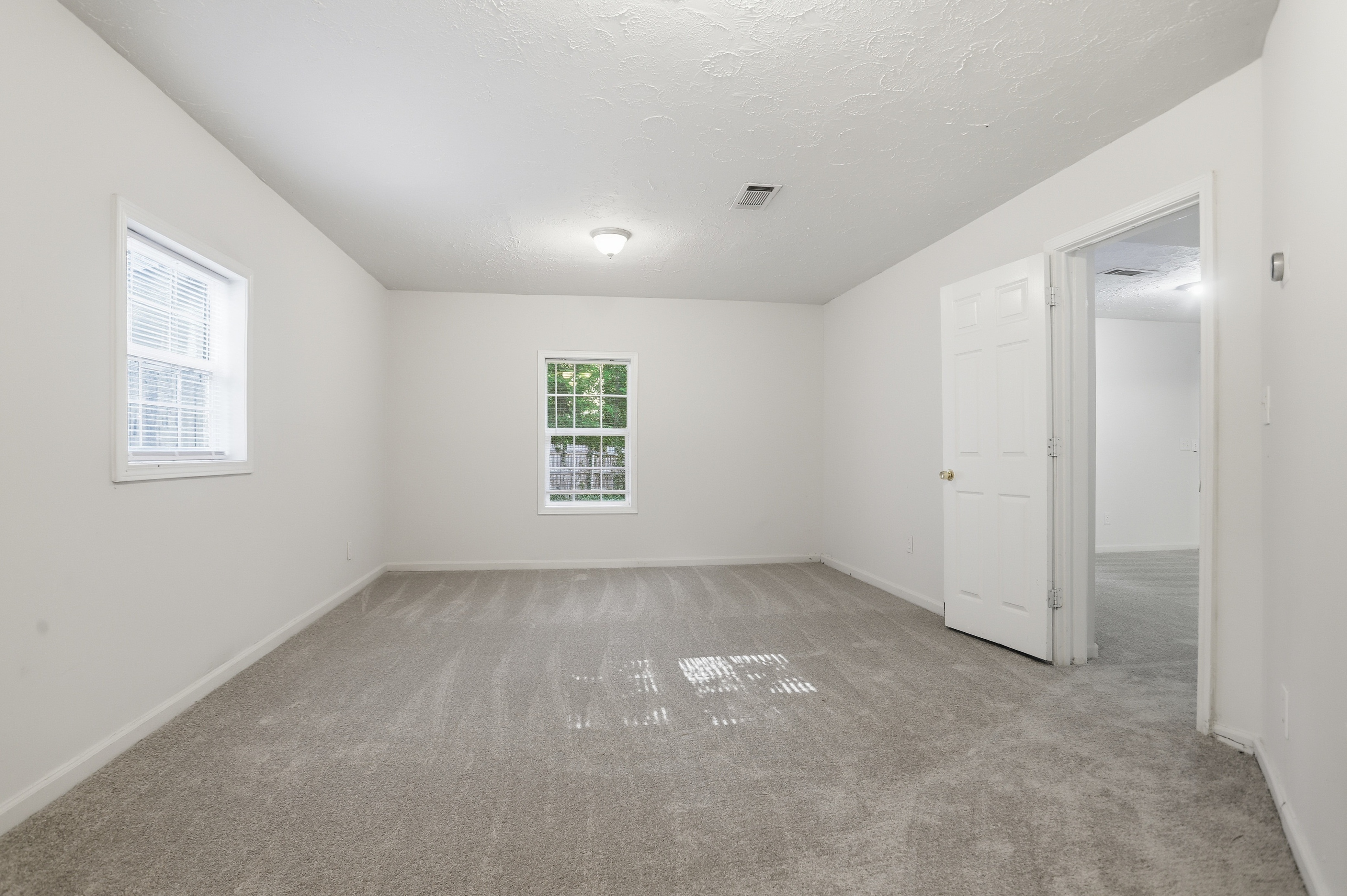 Photo 18 of 34 of 3566 Dyer Parke Ln SW, Marietta, GA
