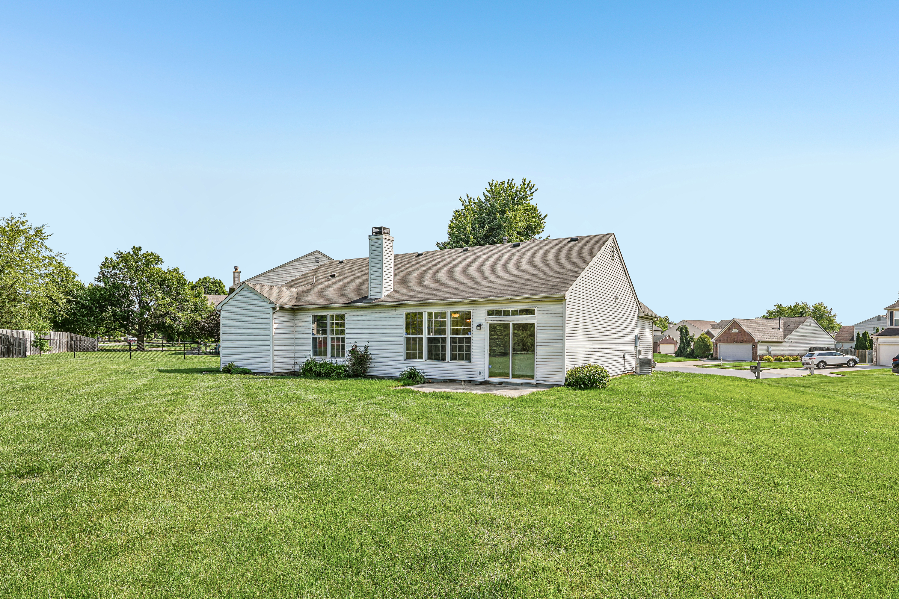 Photo 43 of 48 of 2082 Lawrin Ct, Indianapolis, IN