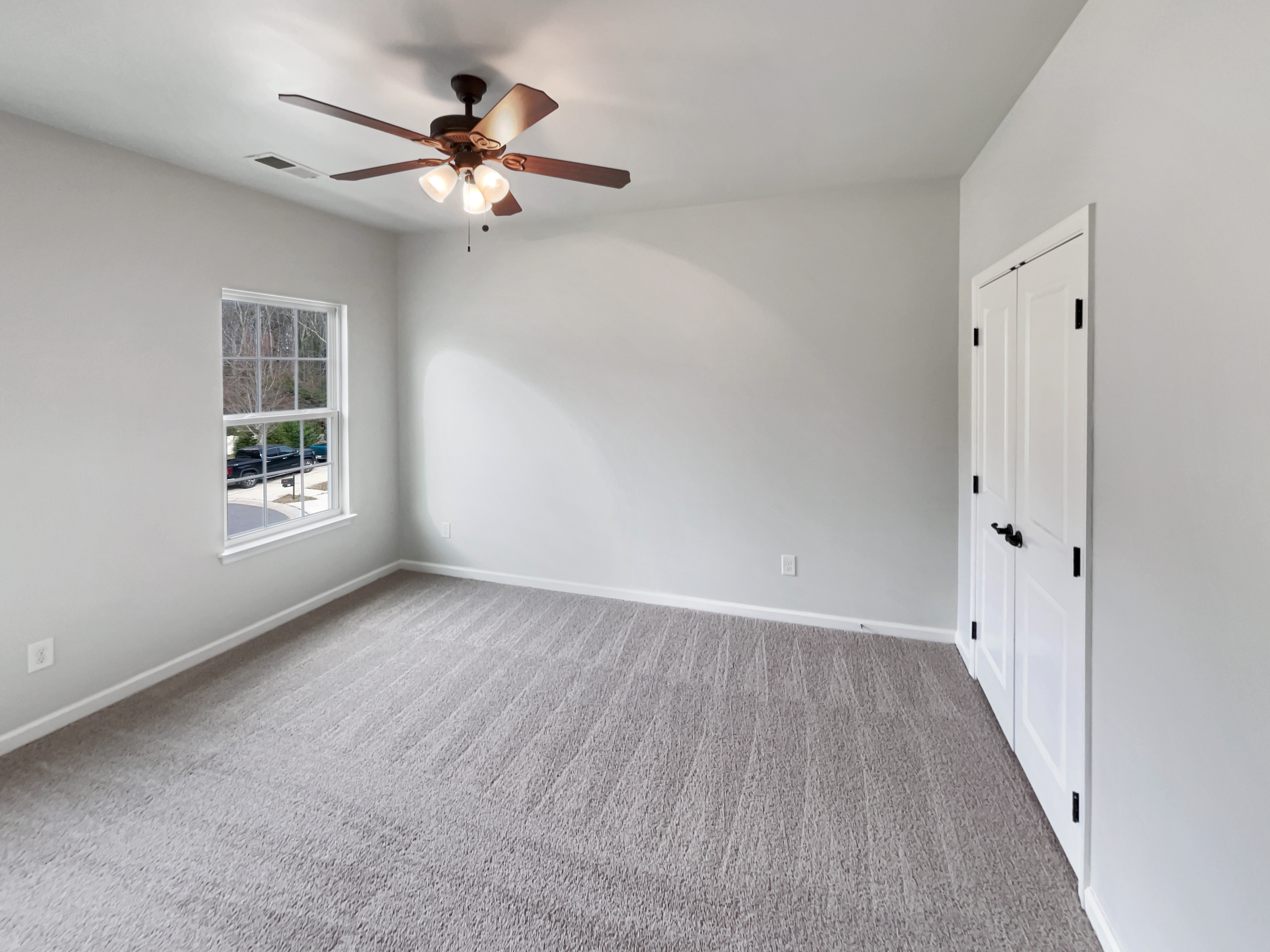 Photo 4 of 27 of 833 Westerland Ct, Gastonia, NC