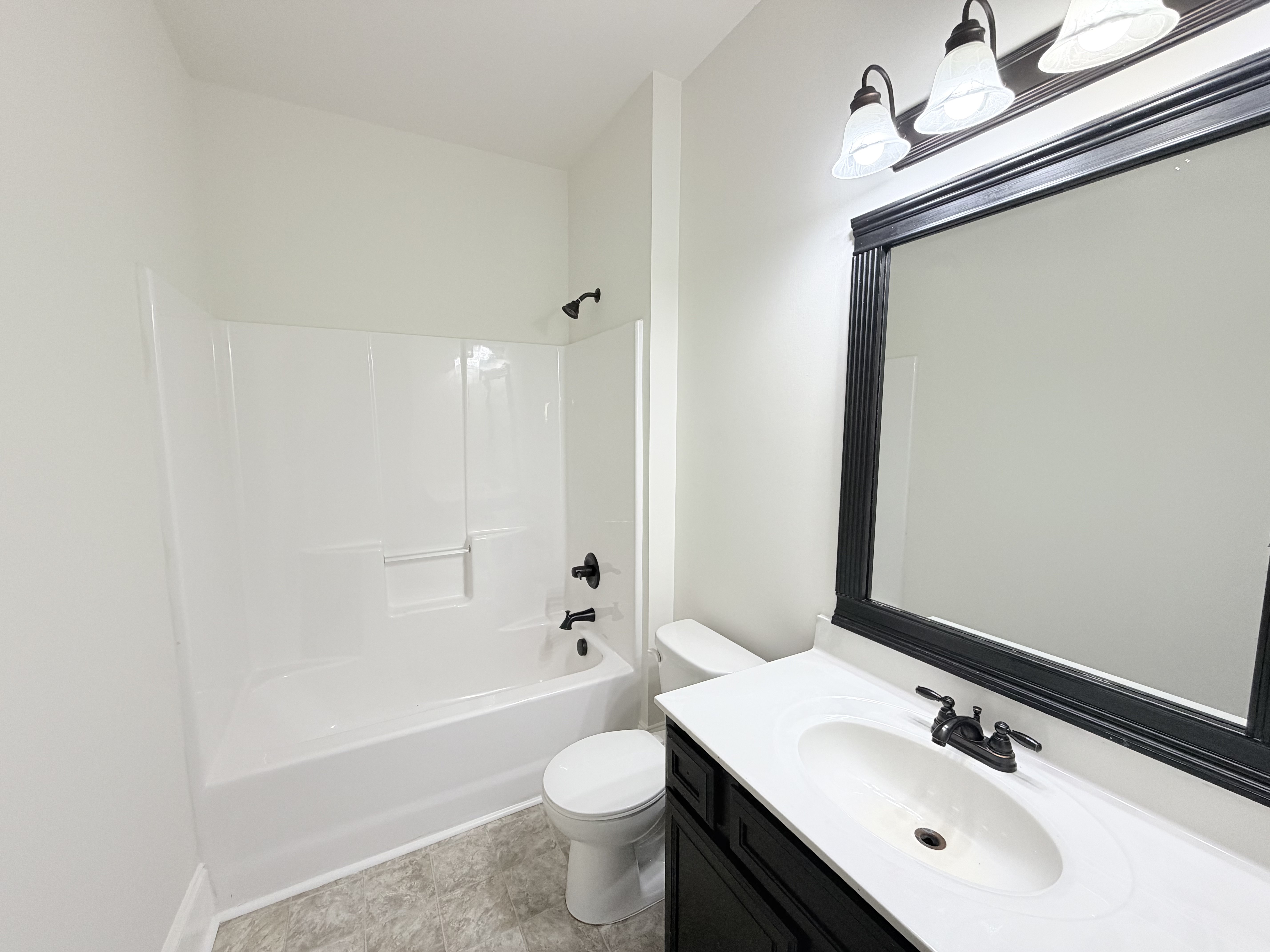 Photo 16 of 24 of 115 Birchwood Ct, Loganville, GA