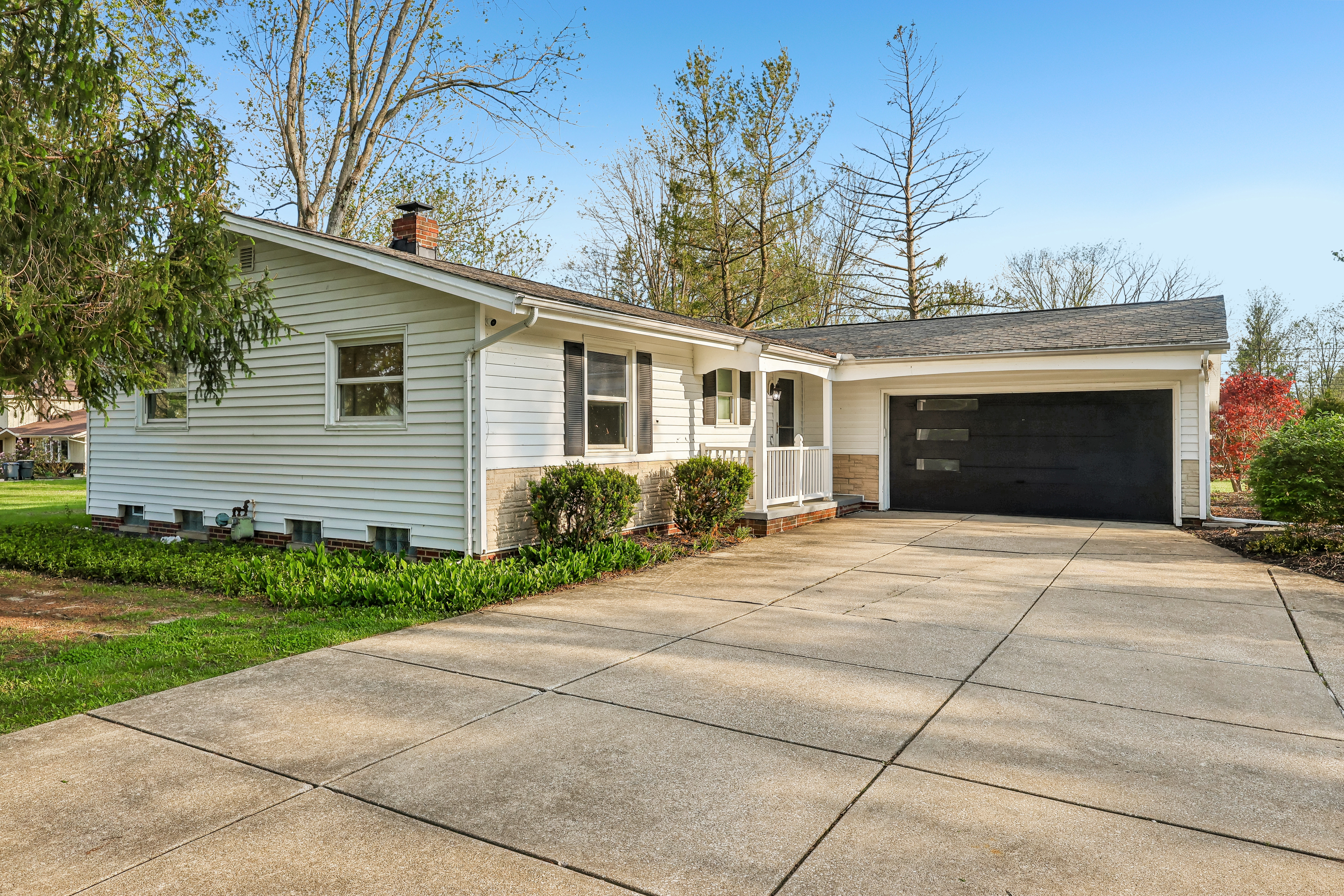 Photo 8 of 27 of 5995 Liberty Rd, Solon, OH