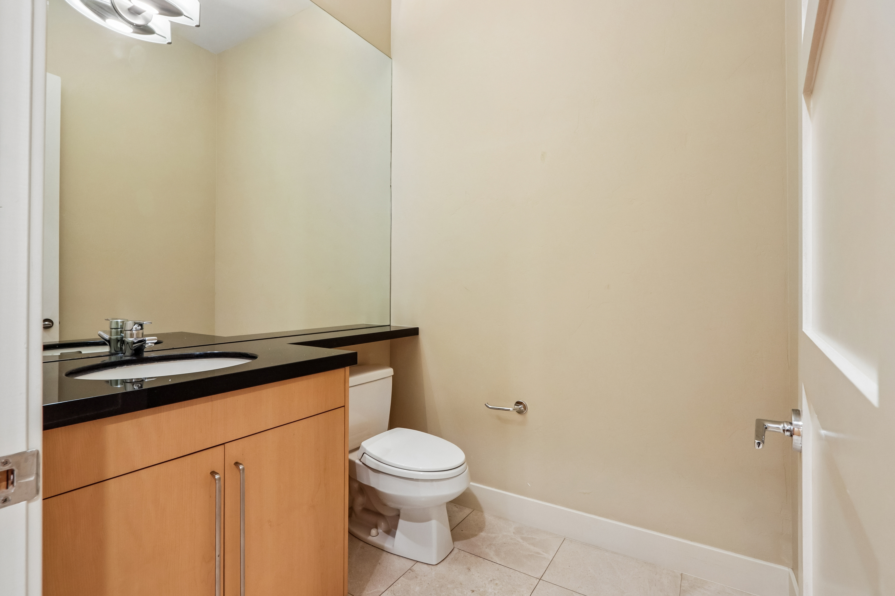 Photo 17 of 49 of 4986 S Fillmore Ct, Englewood, CO