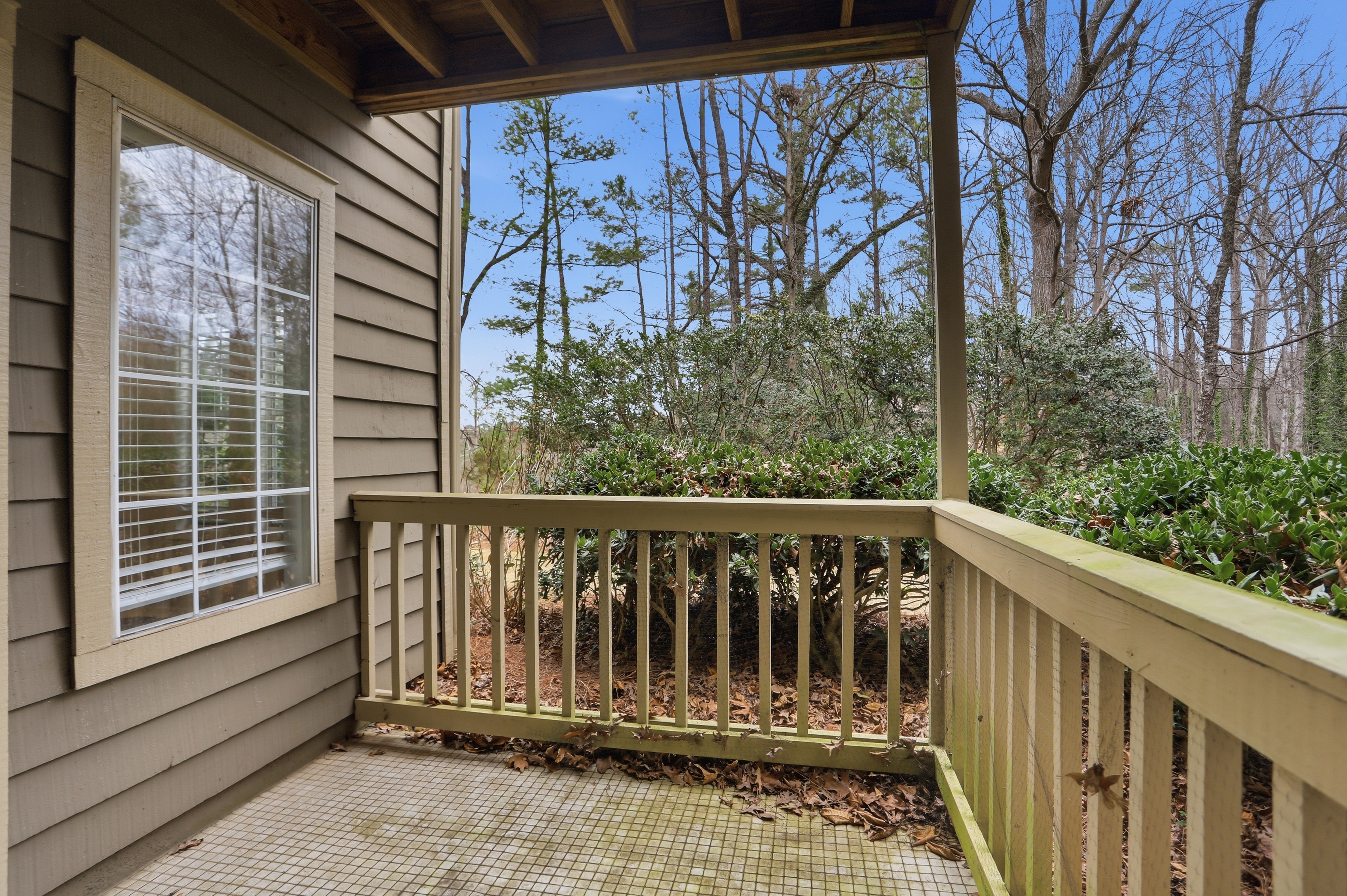 Photo 4 of 19 of 501 Country Park Dr SE, Smyrna, GA