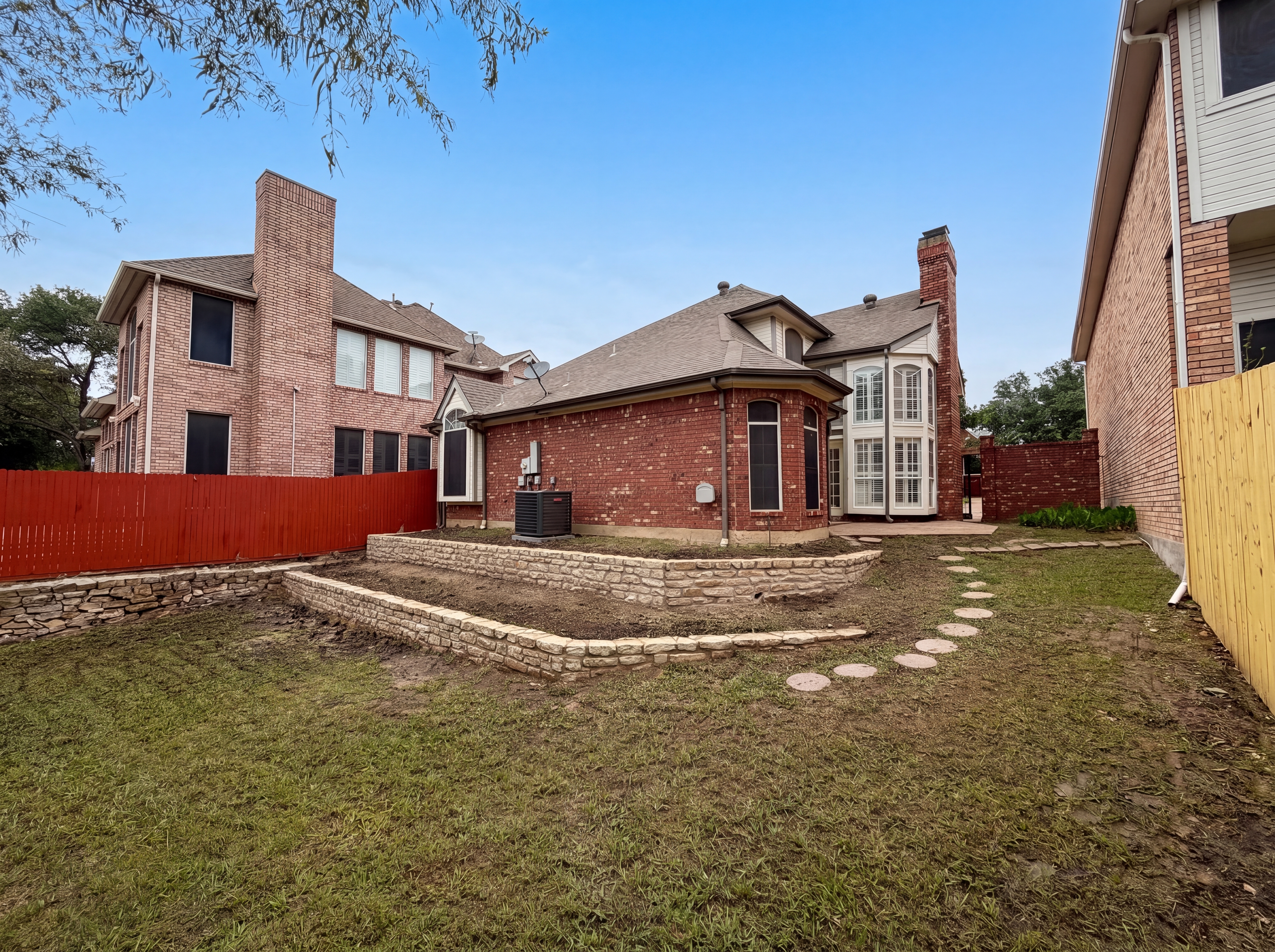 Photo 25 of 27 of 7707 Windmere Ct, Irving, TX