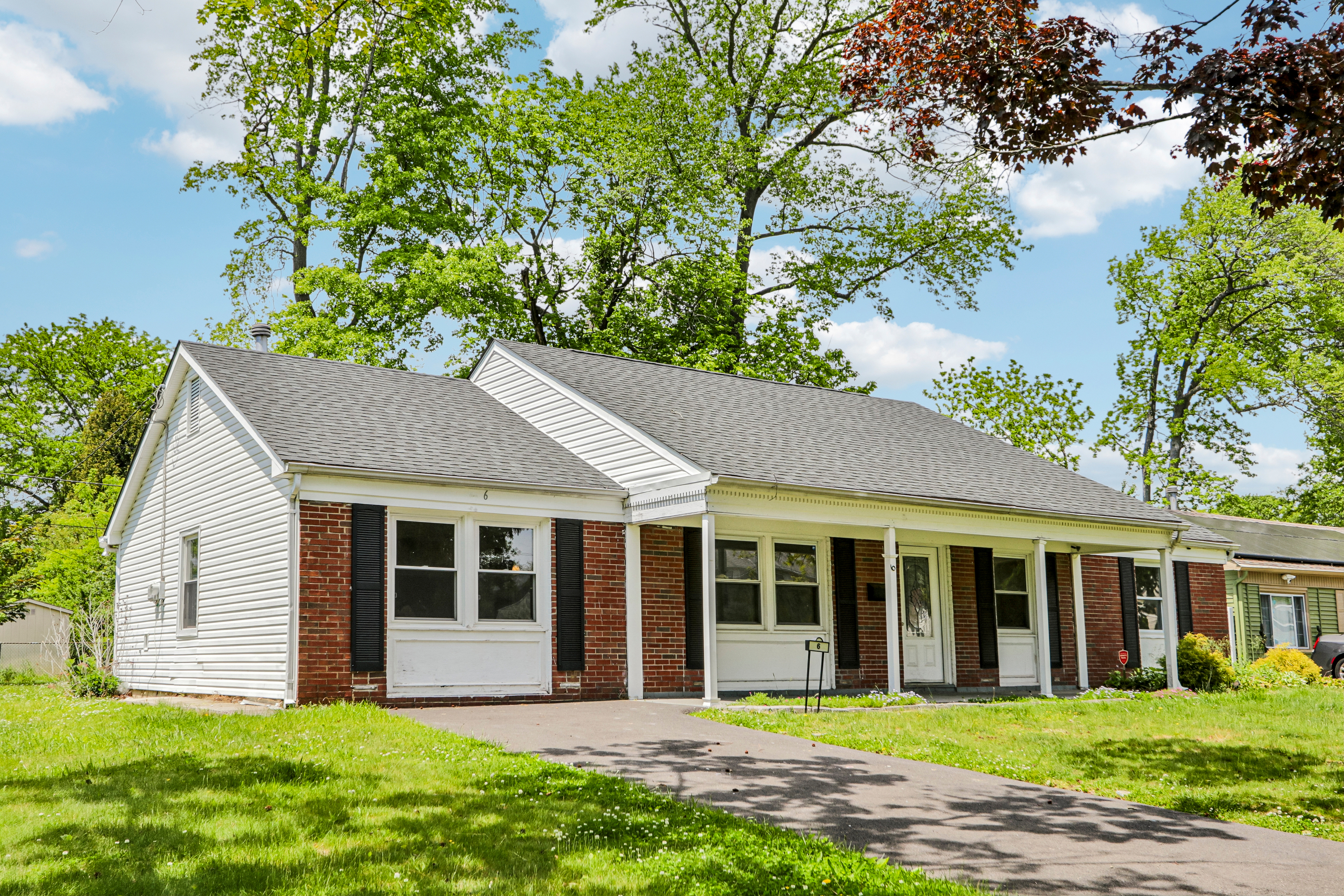 Photo 14 of 36 of 6 Newport Ln, Willingboro, NJ