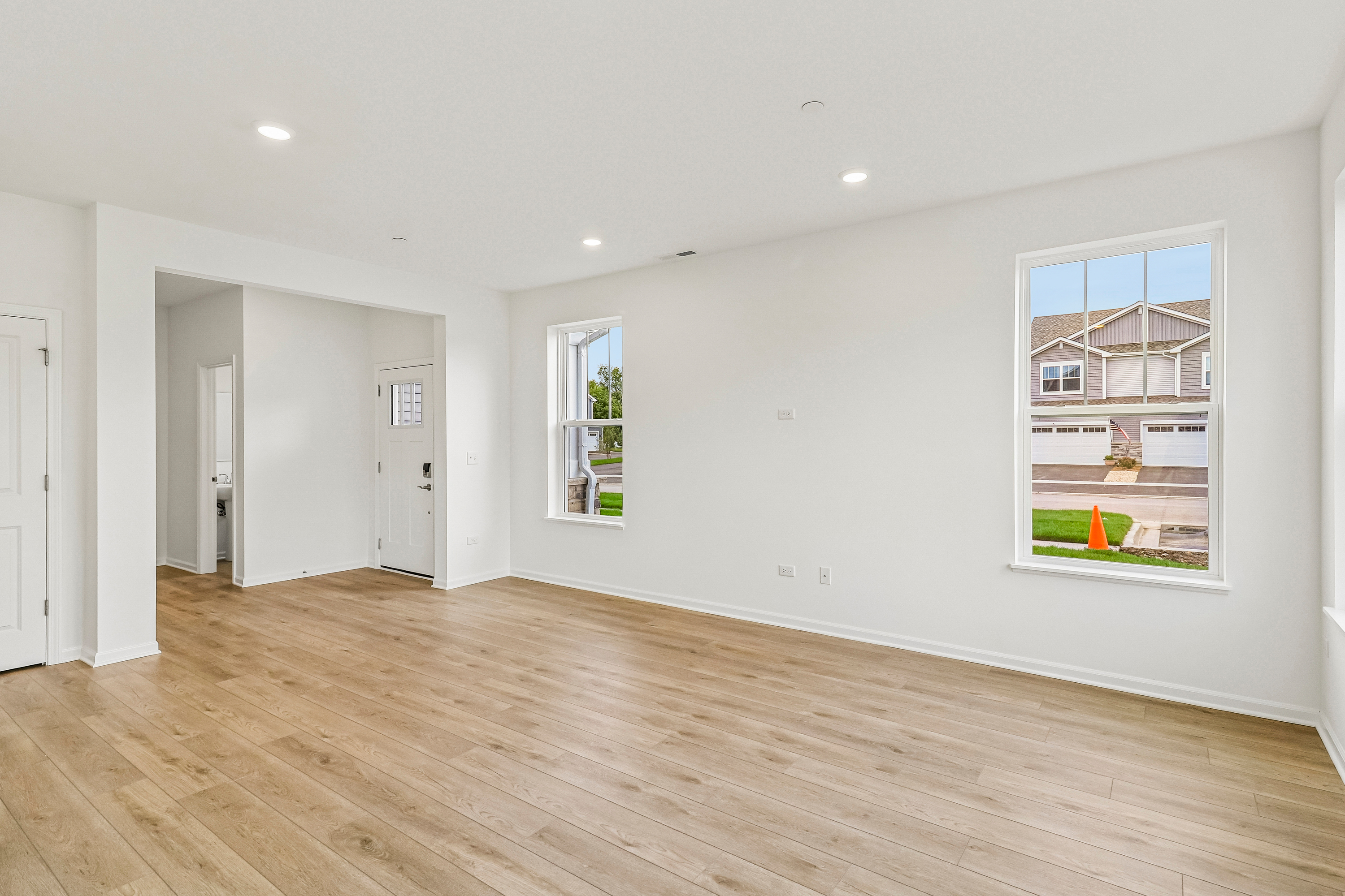 Photo 3 of 29 of 649 Cassia Ct, Crystal Lake, IL