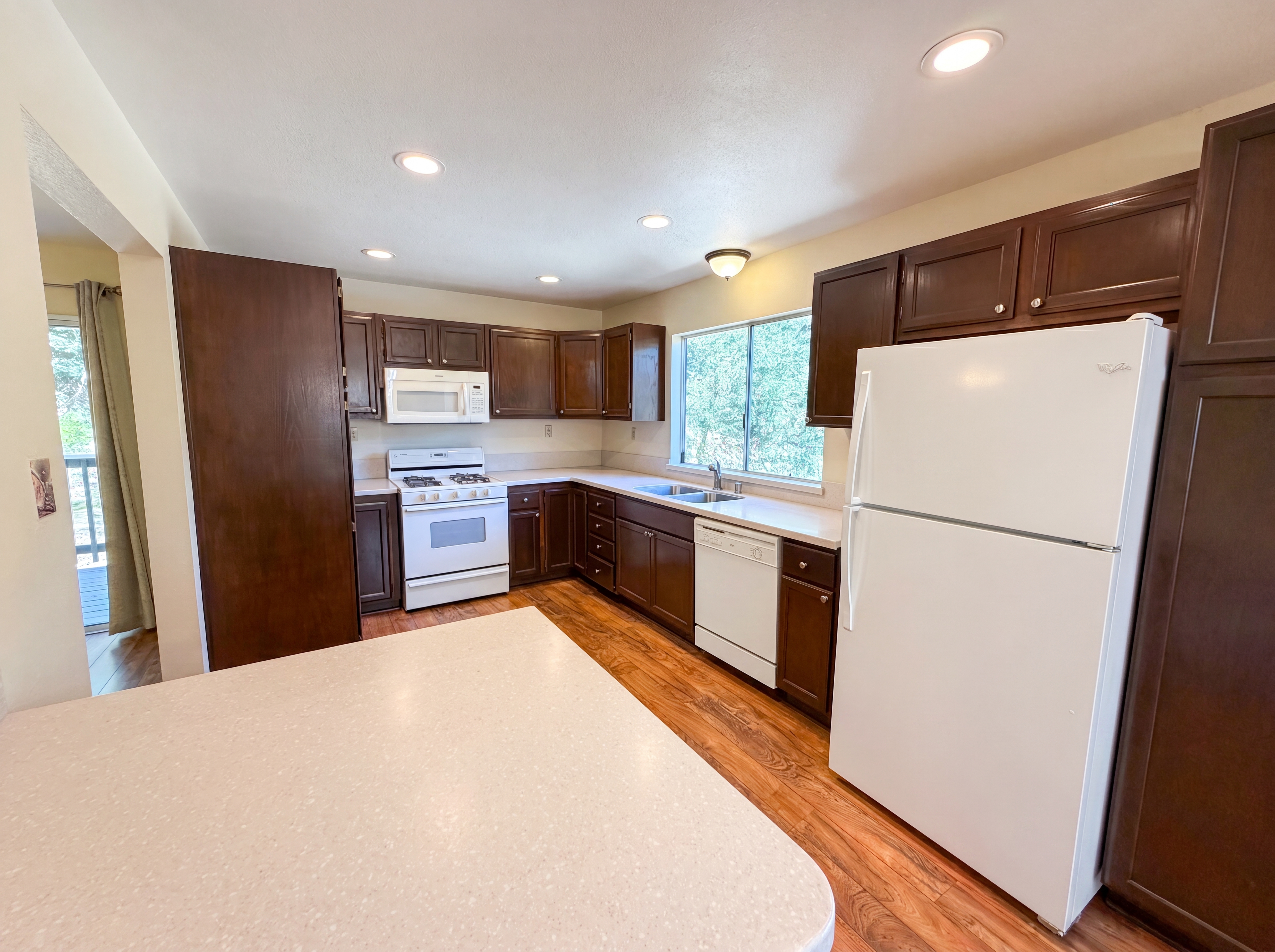 Photo 2 of 20 of 21778 Ridge Dr, Cedarpines Park, CA