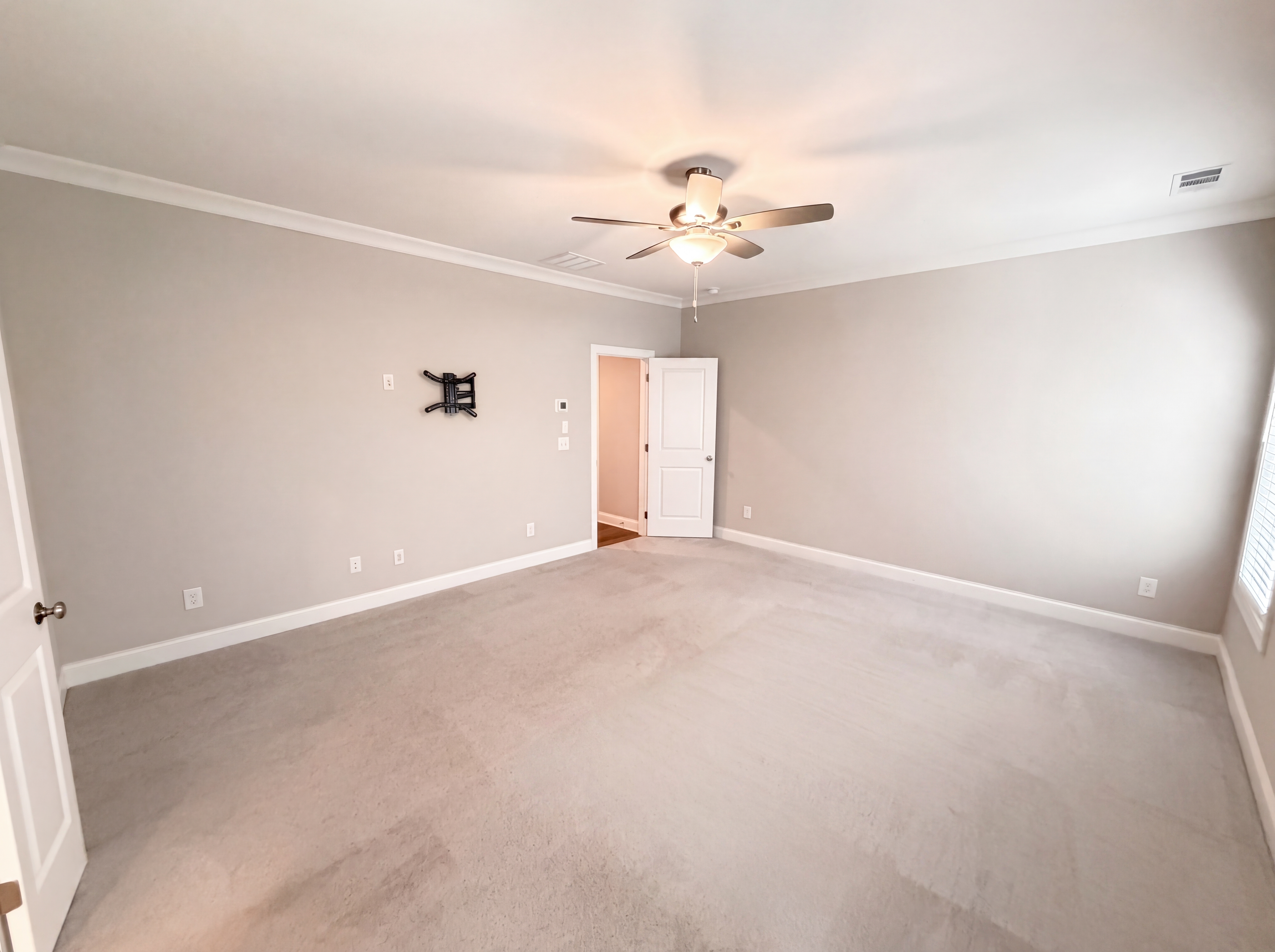 Photo 13 of 27 of 820 Pennington View Ln, Alpharetta, GA