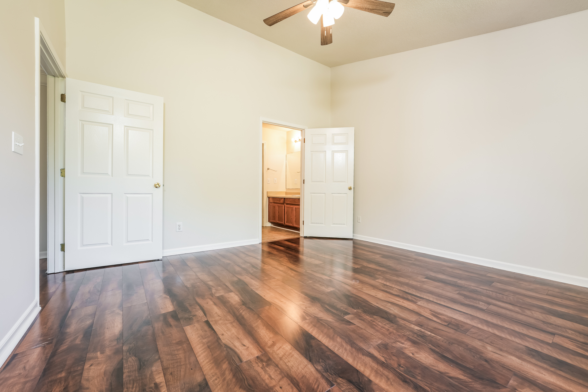 Photo 4 of 21 of 1296 River Rock Rd, Hanahan, SC