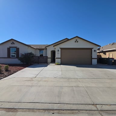 Property photo 1 of 5578 E Eugenia Ave