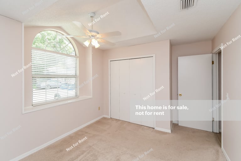 Photo 21 of 27 - 6736 Newgate Cir E, Jacksonville, FL 32244