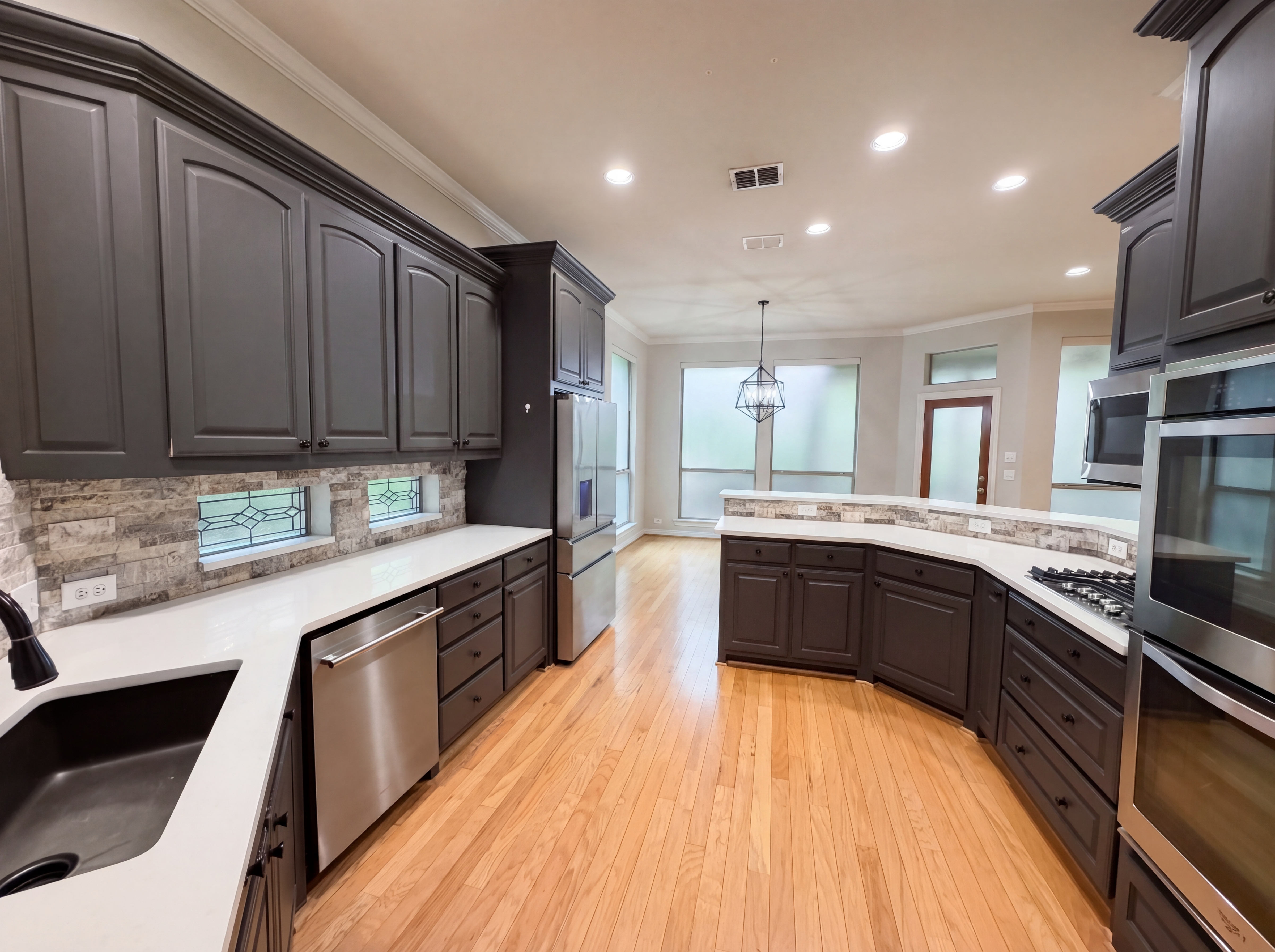 Photo 15 of 29 of 1309 Winding Brook Dr, Garland, TX
