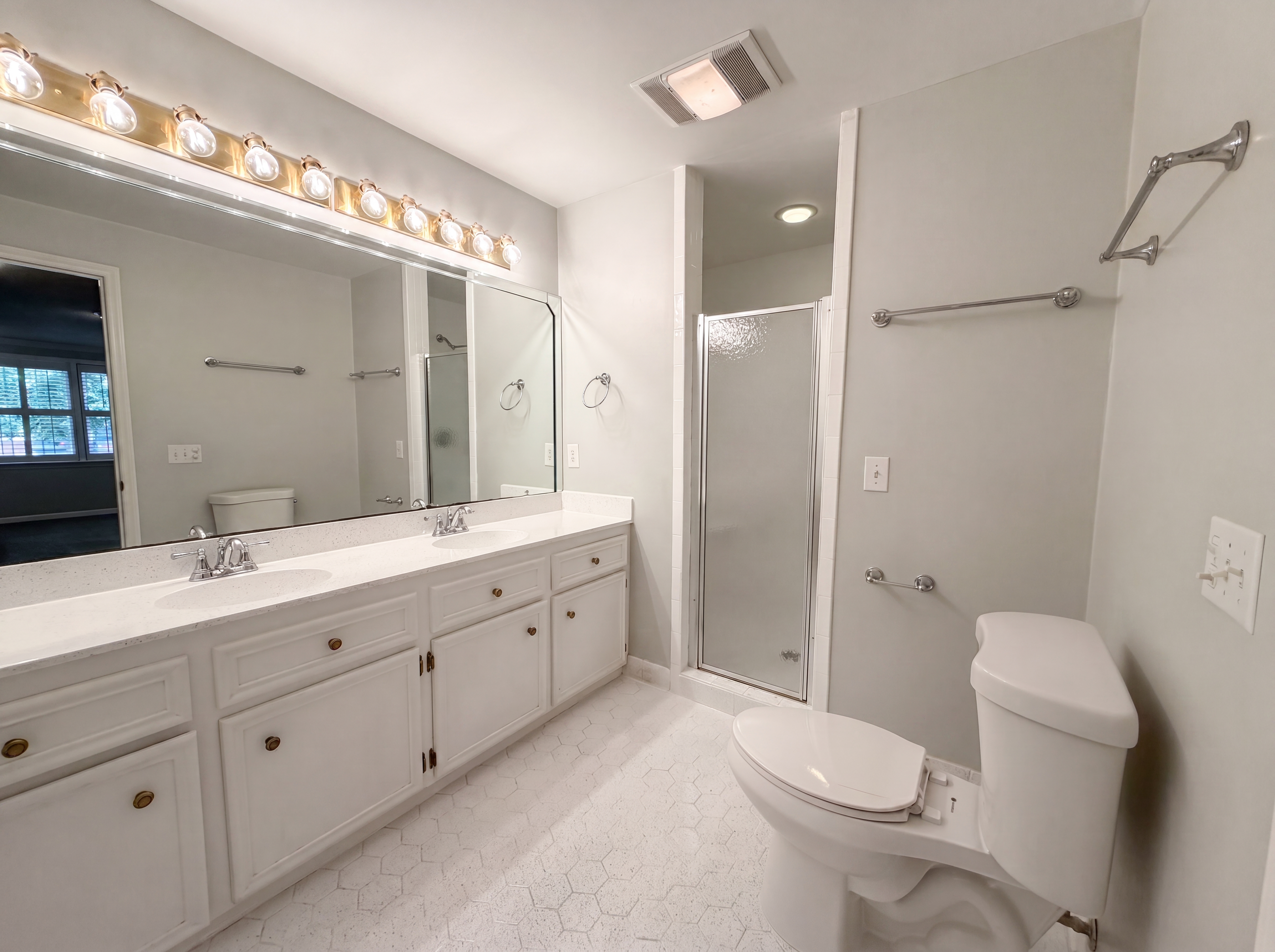 Photo 13 of 20 of 3006 Hilldale Rd, West Columbia, SC